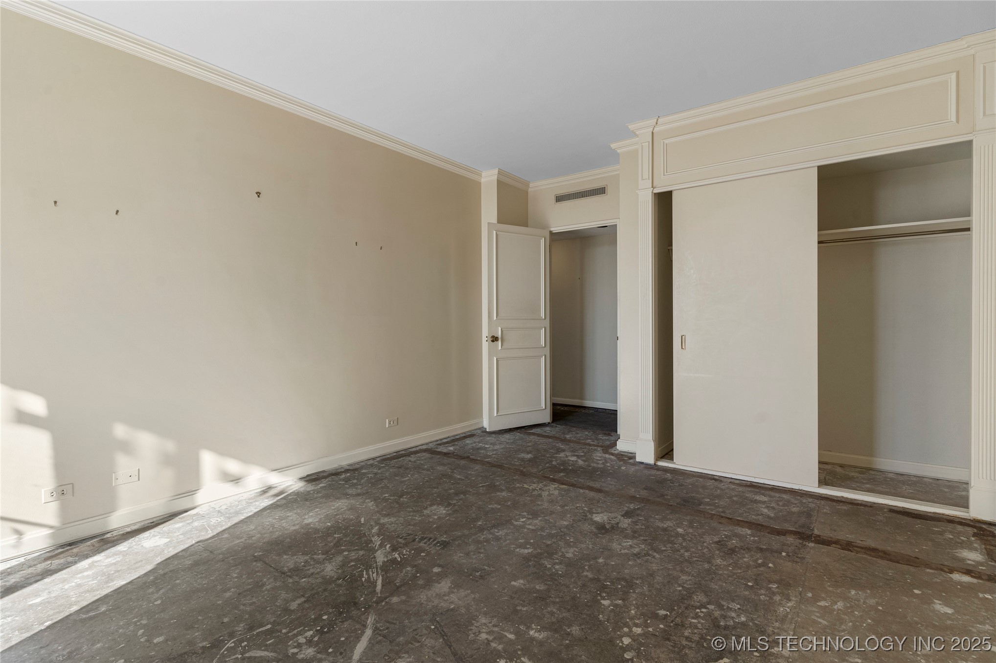 2300 Riverside Drive E Property Photo 28