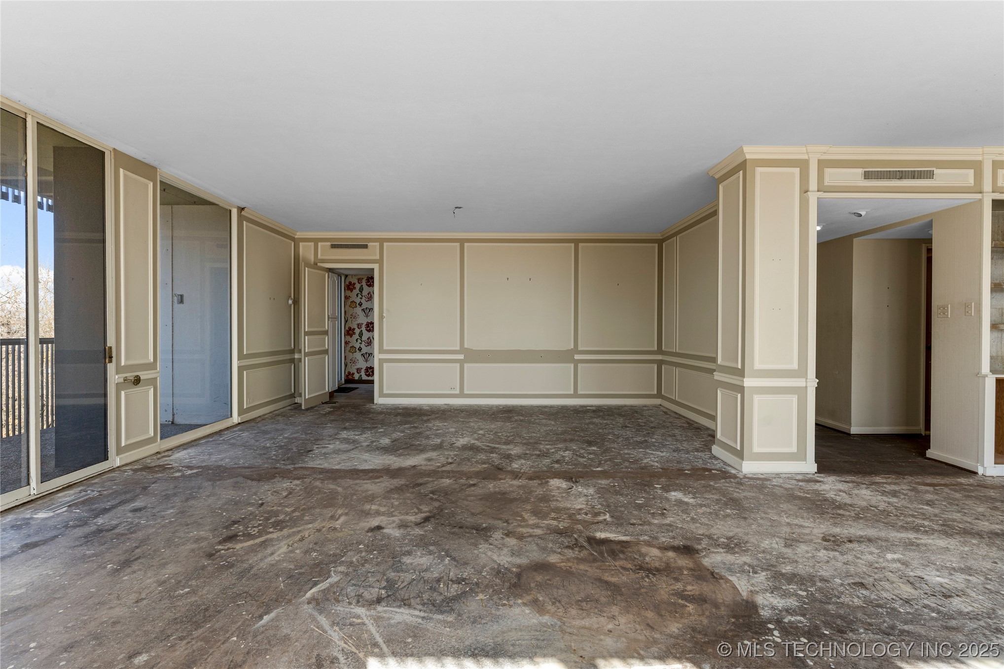 2300 Riverside Drive E Property Photo 34
