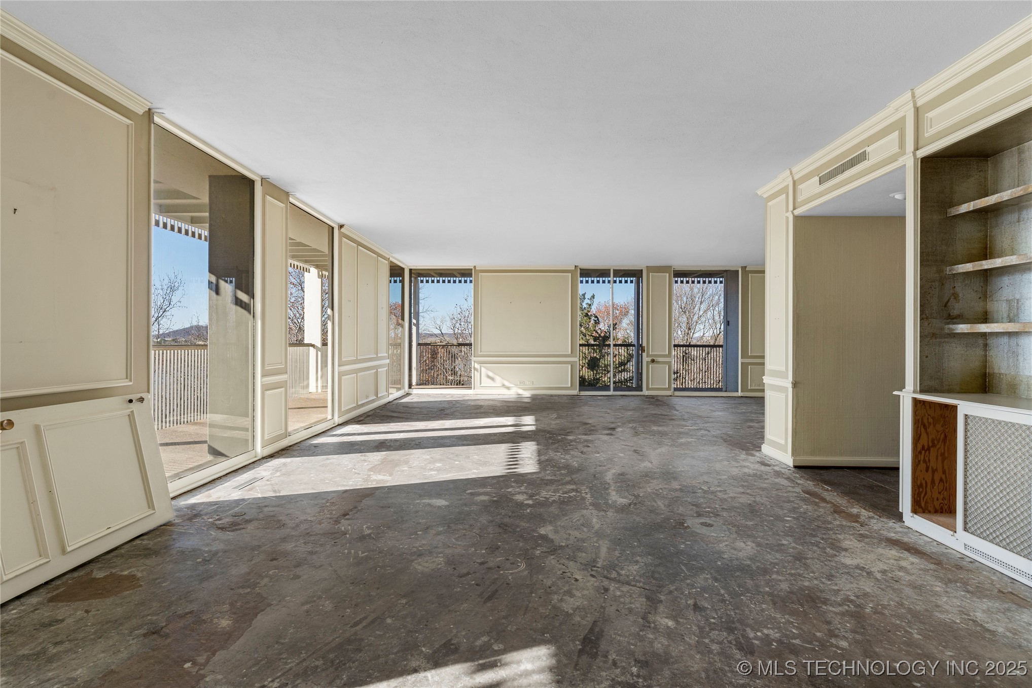 2300 Riverside Drive E Property Photo 38