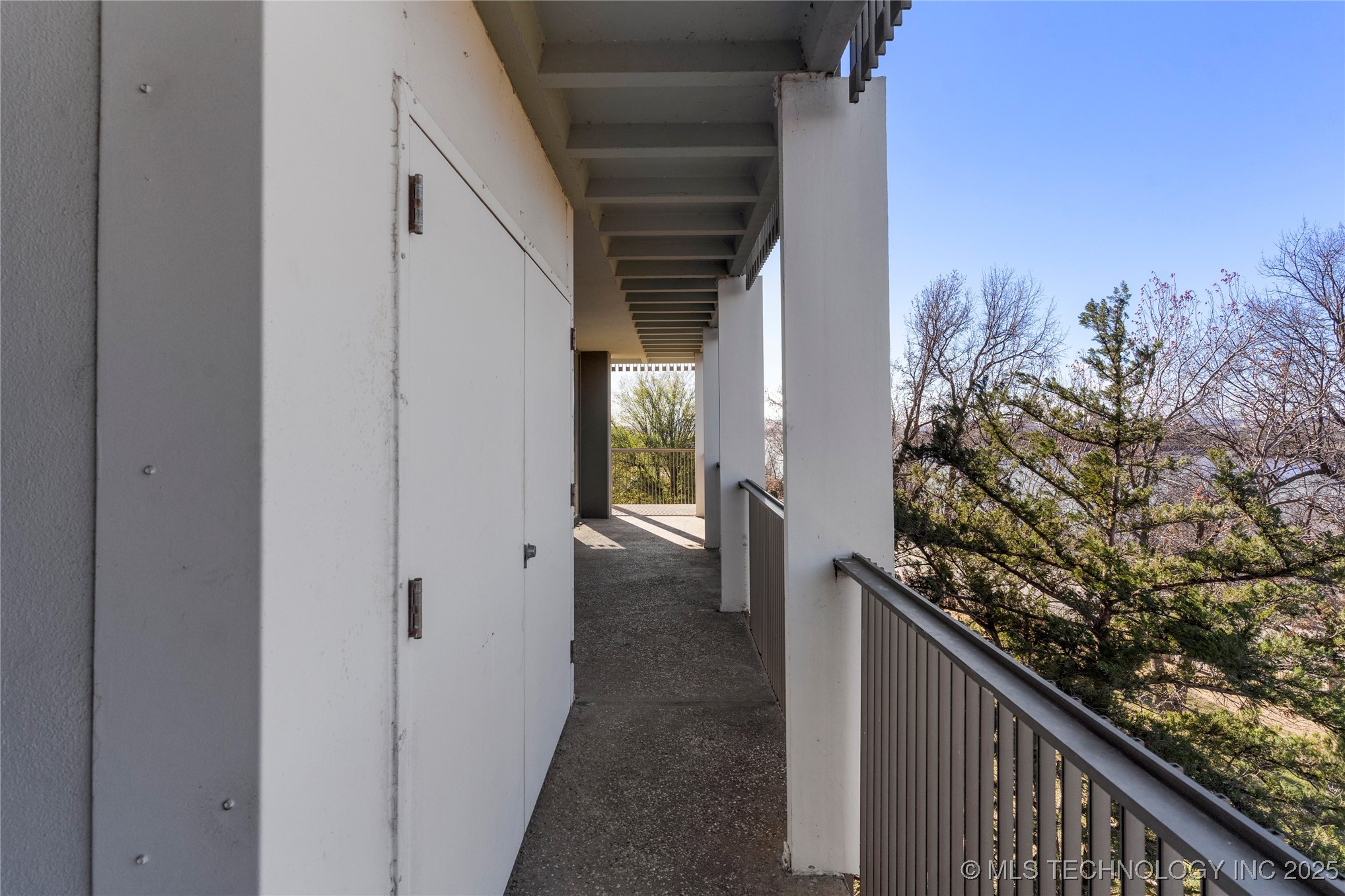 2300 Riverside Drive E Property Photo 40