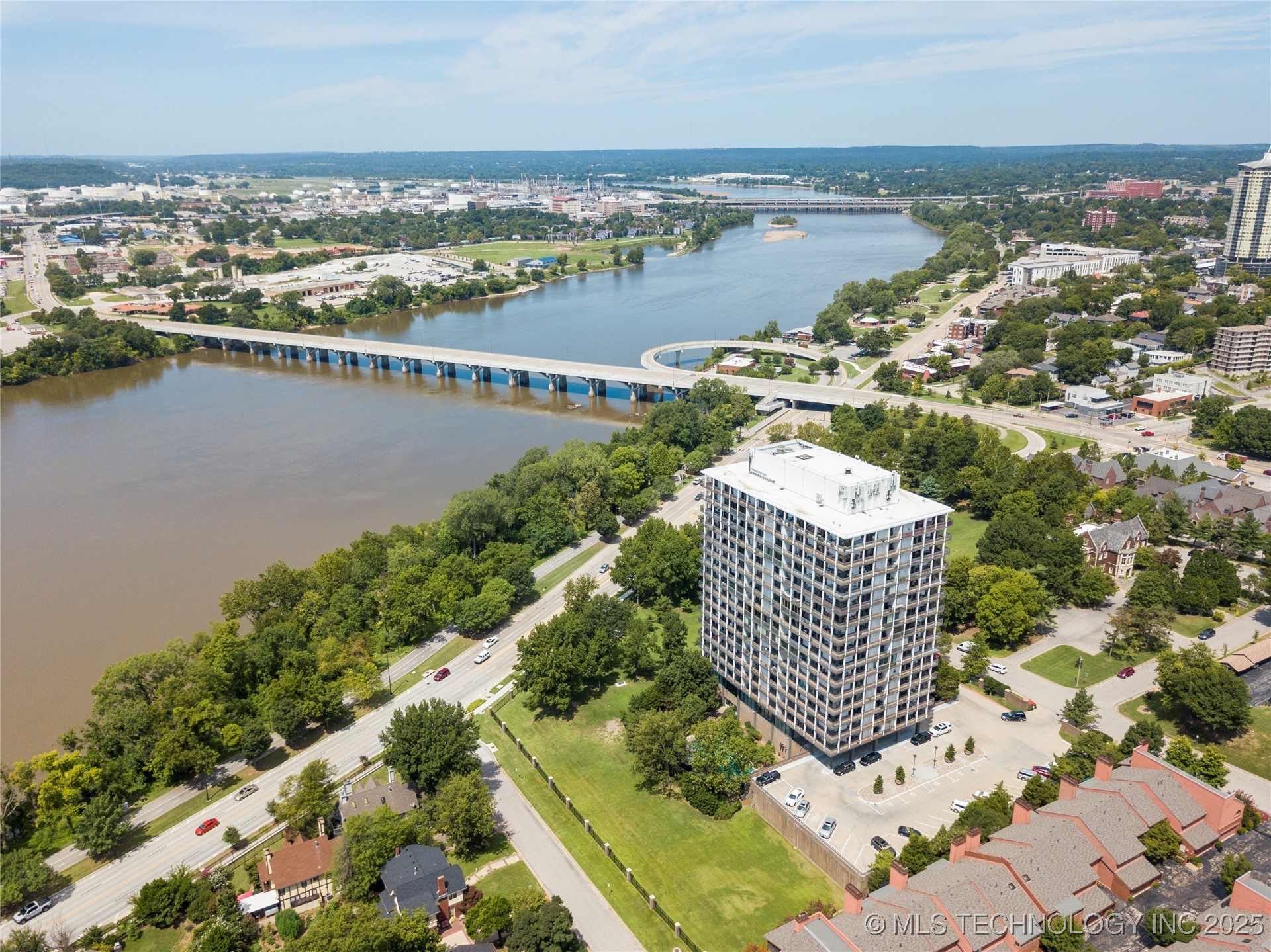 2300 Riverside Drive E Property Photo 50