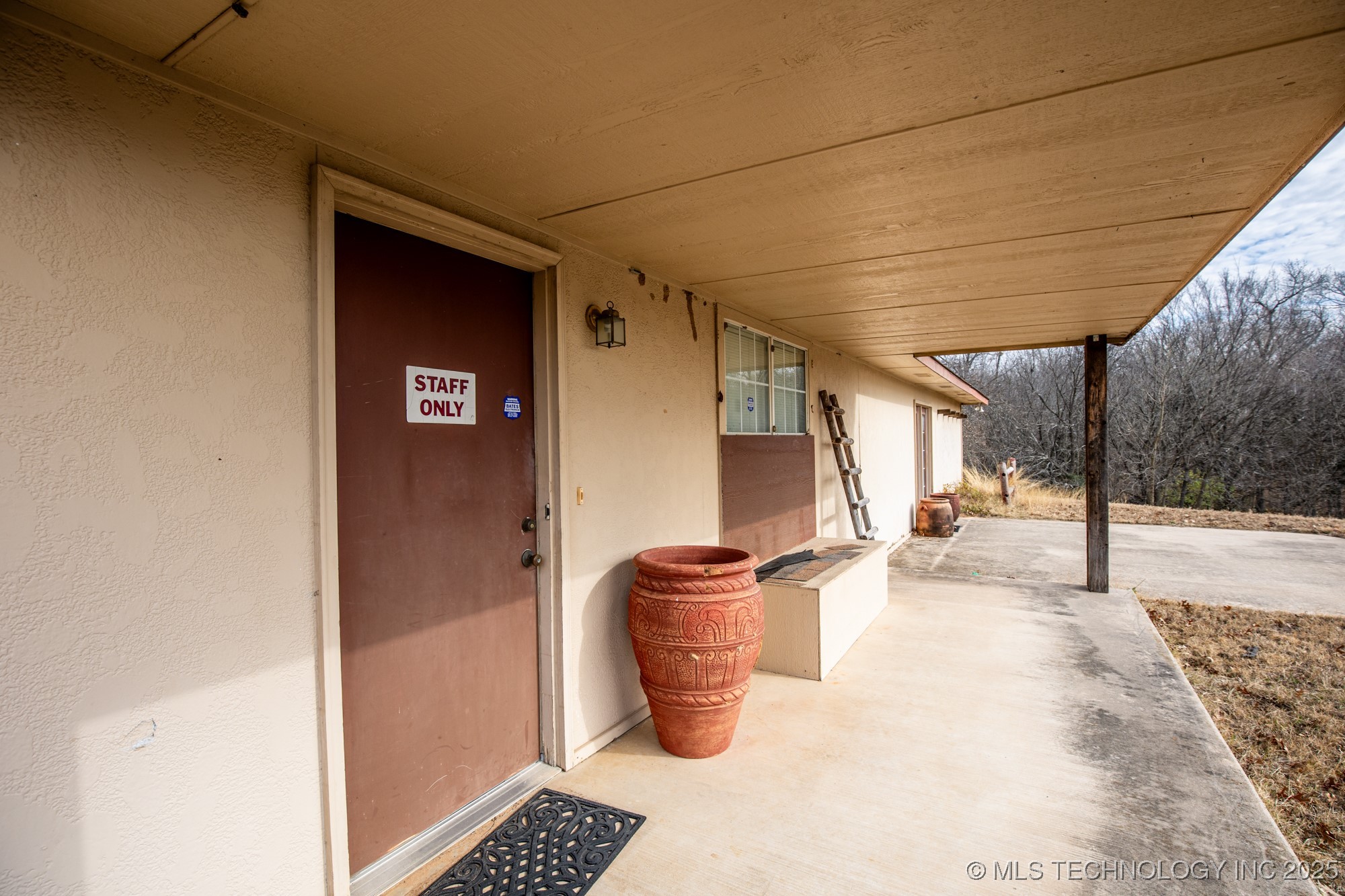 2100 Ahloso Road Property Photo 2