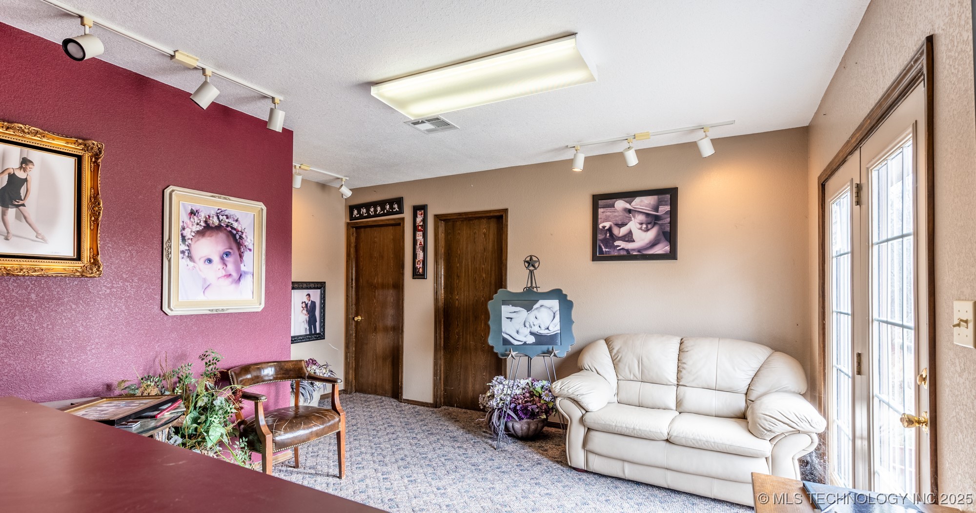 2100 Ahloso Road Property Photo 7