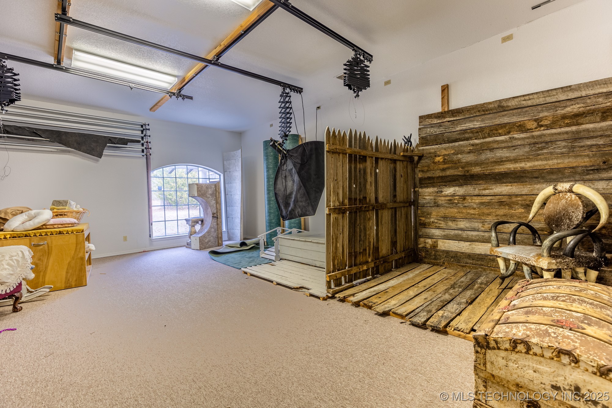 2100 Ahloso Road Property Photo 16