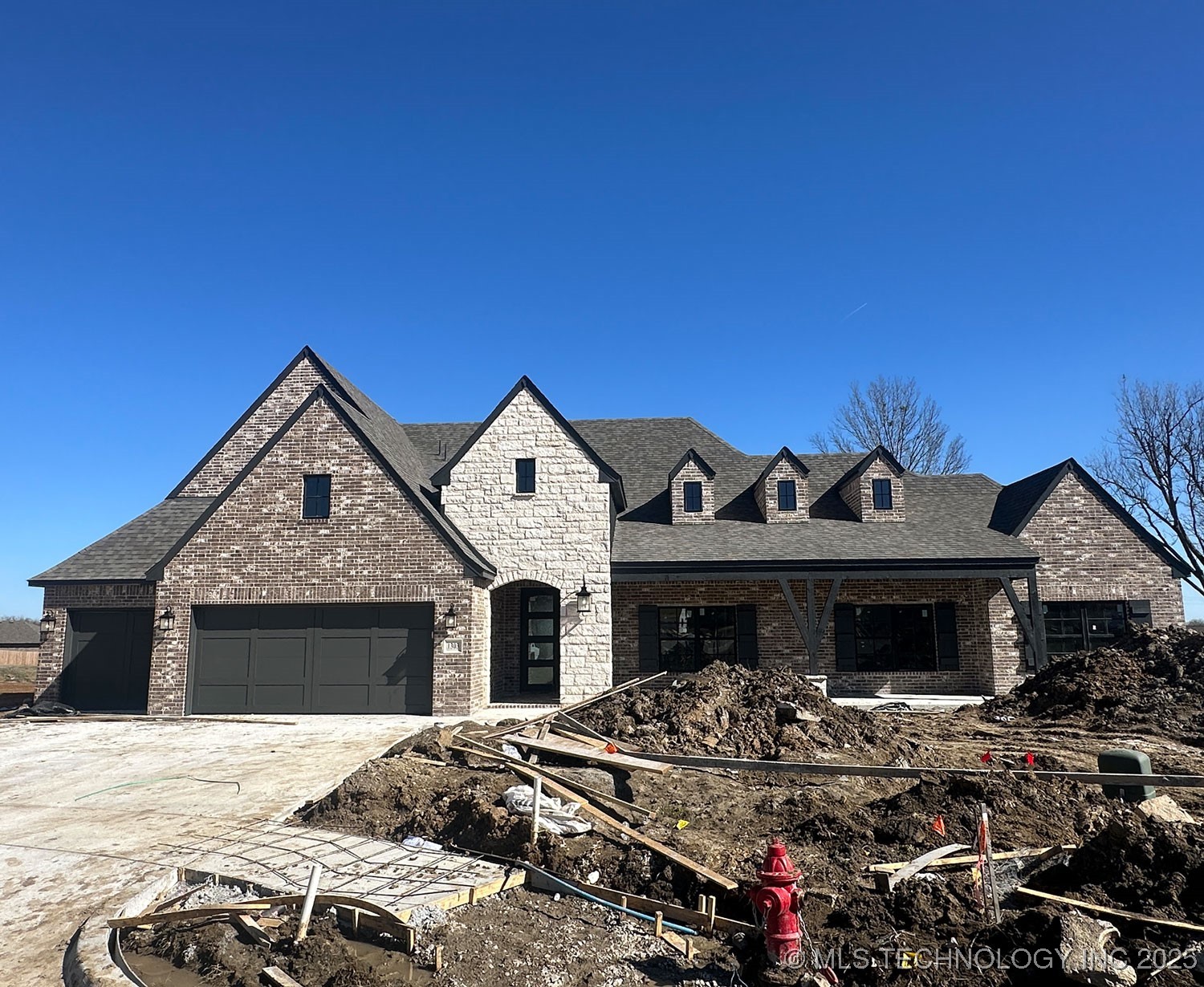 1303 Oakhurst Circle Property Photo