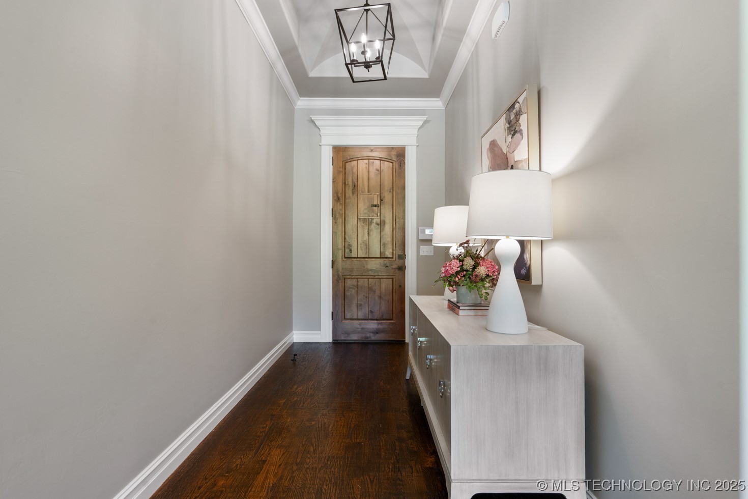 2787 Forest View Drive Property Photo 2