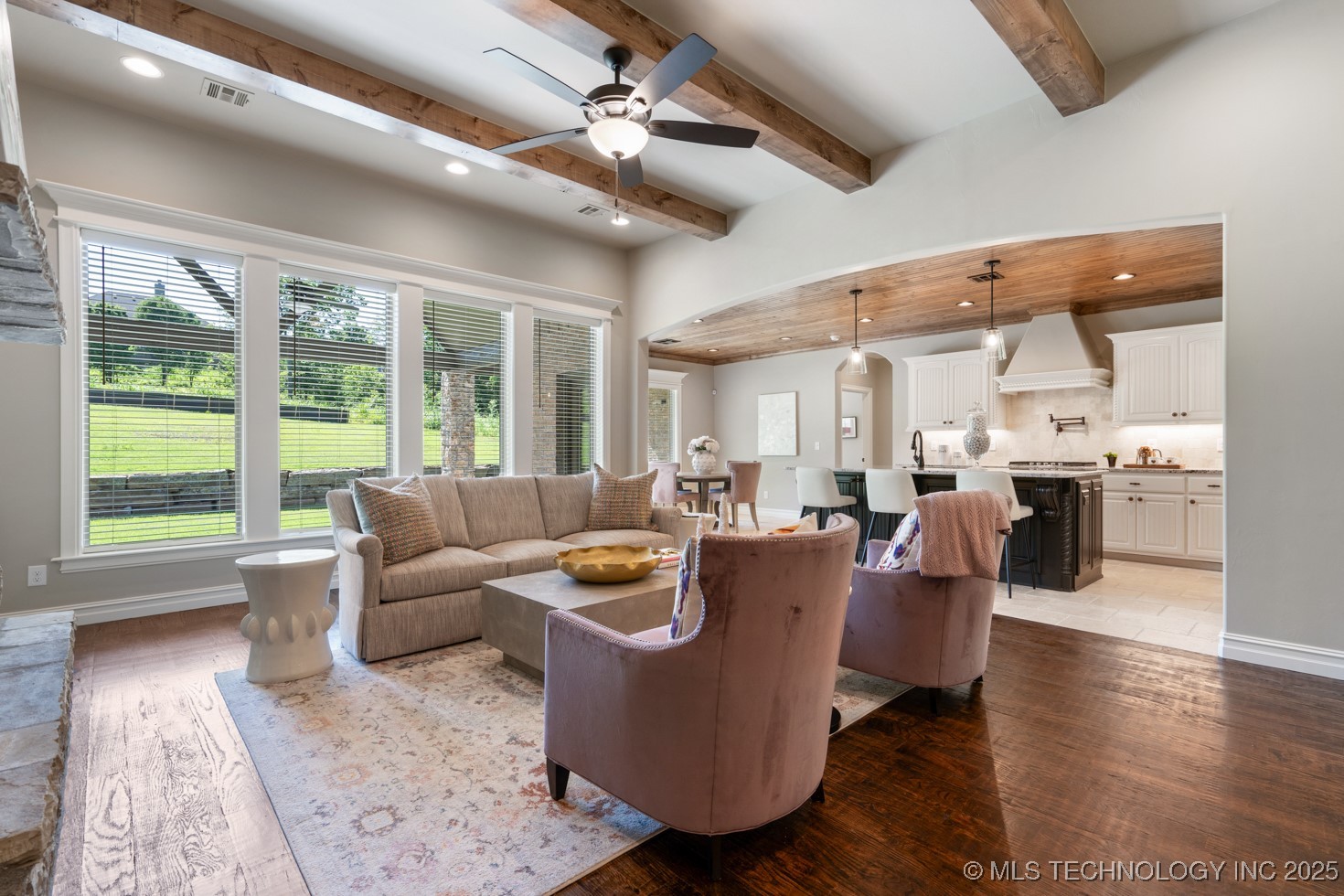 2787 Forest View Drive Property Photo 4