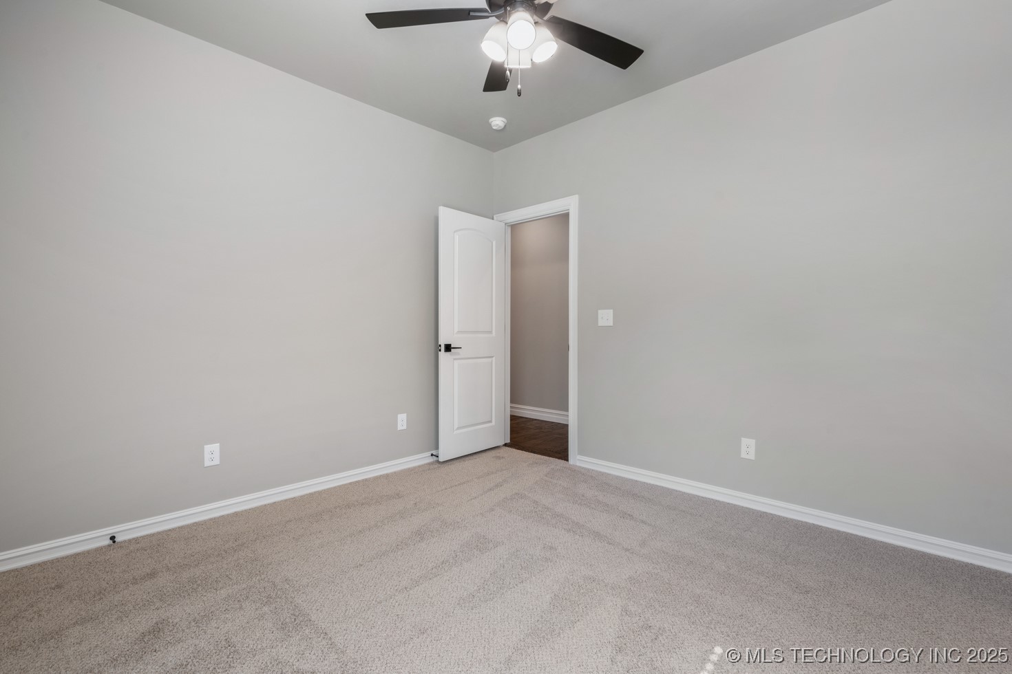 2787 Forest View Drive Property Photo 30