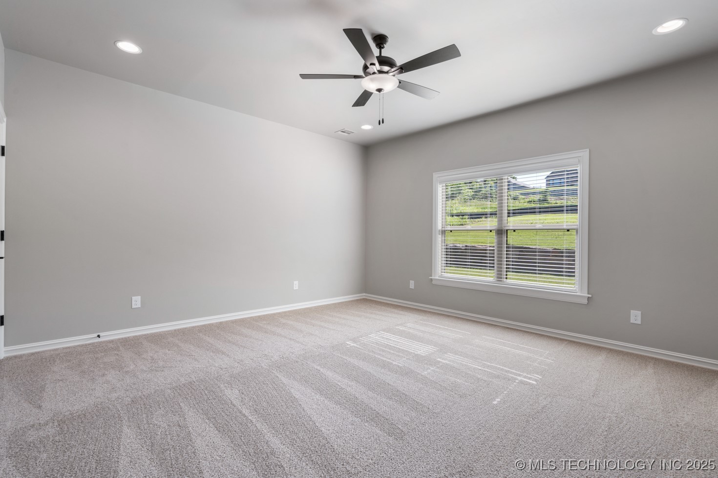 2787 Forest View Drive Property Photo 34