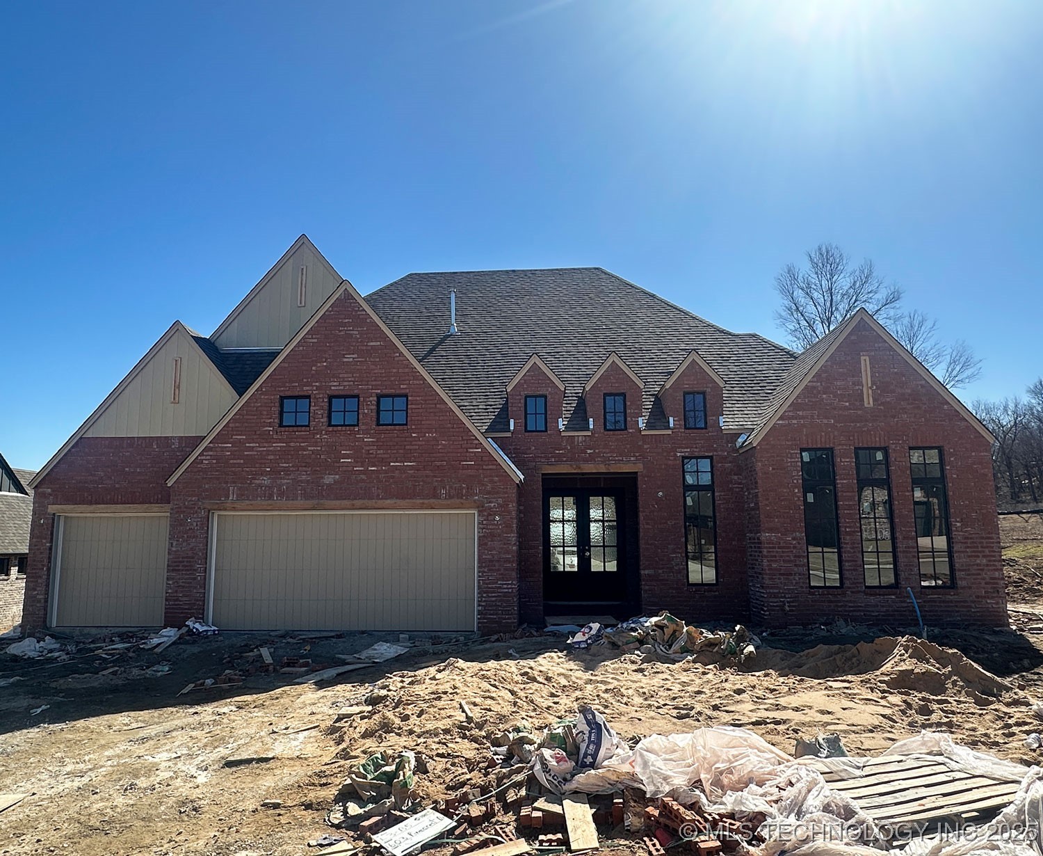 1605 Pinecrest Drive Property Photo