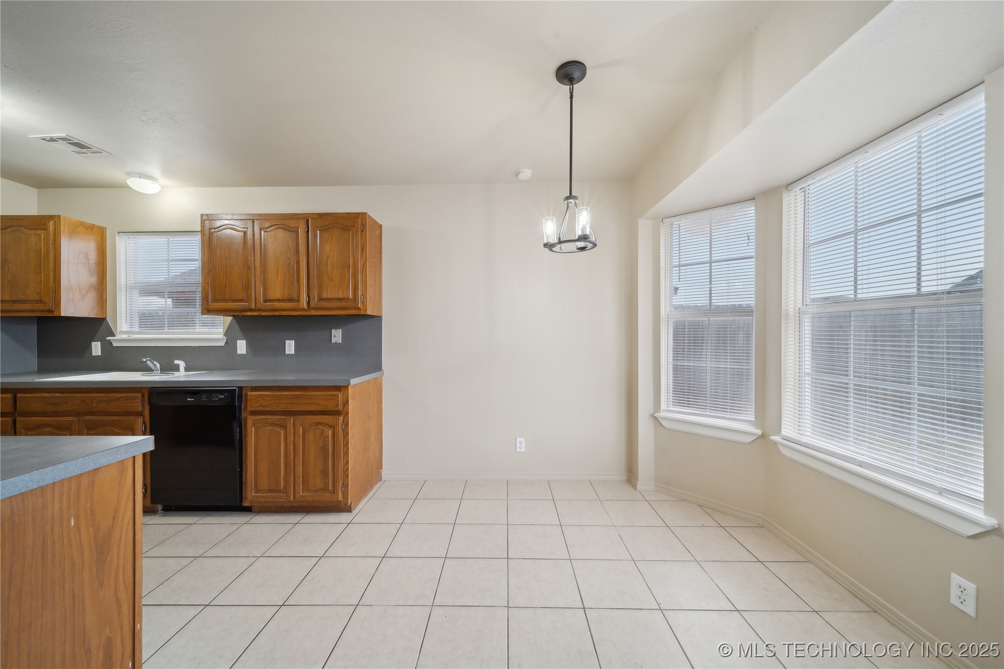 17775 S Tacoma Street West Property Photo 9