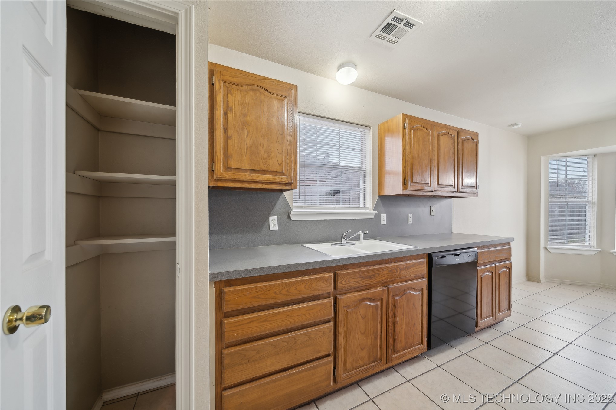 17775 S Tacoma Street West Property Photo 12