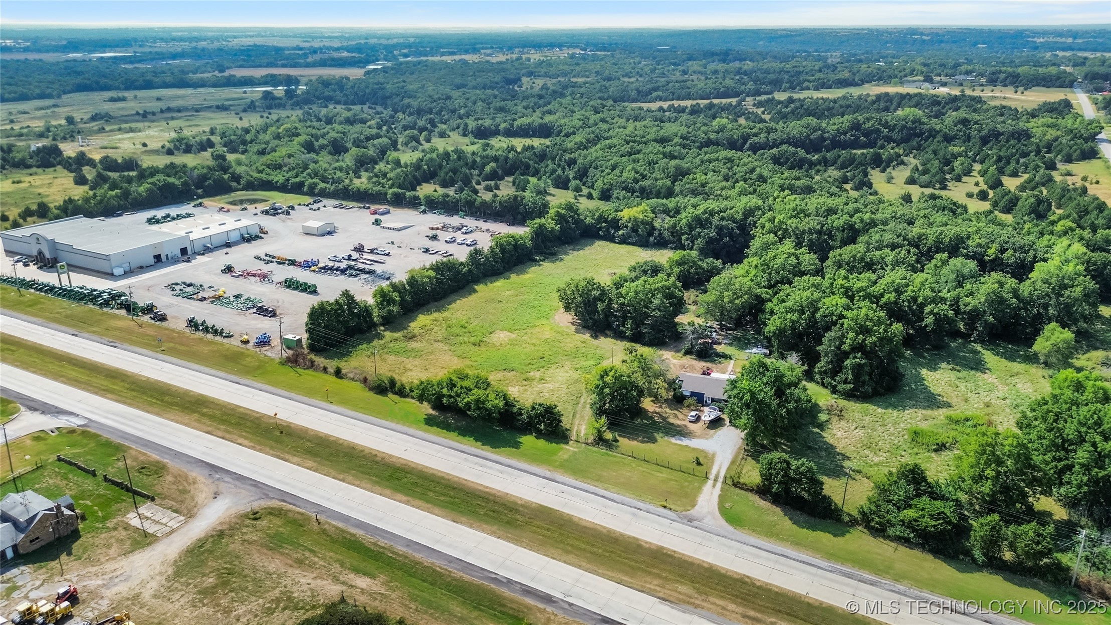 W Broadway Property Photo 1