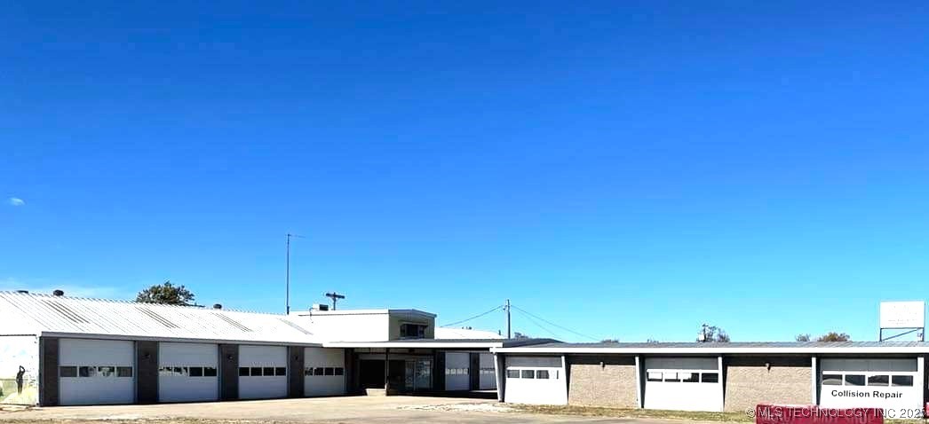 401 N Broadway Property Photo