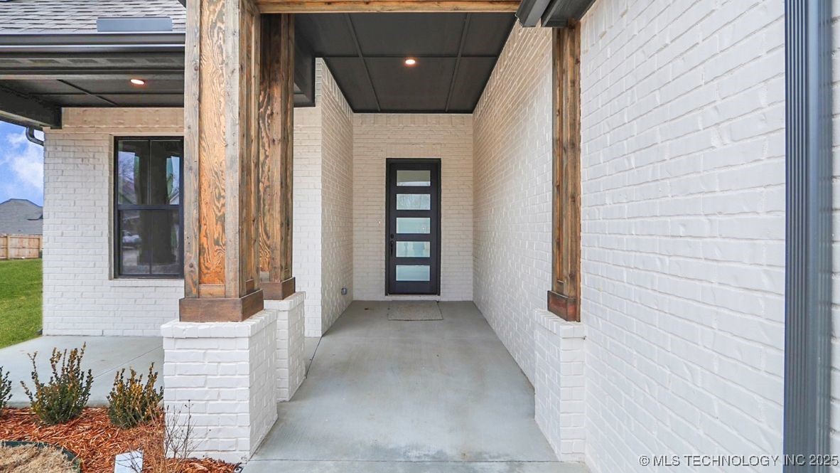 1504 N 72nd Street Property Photo 2