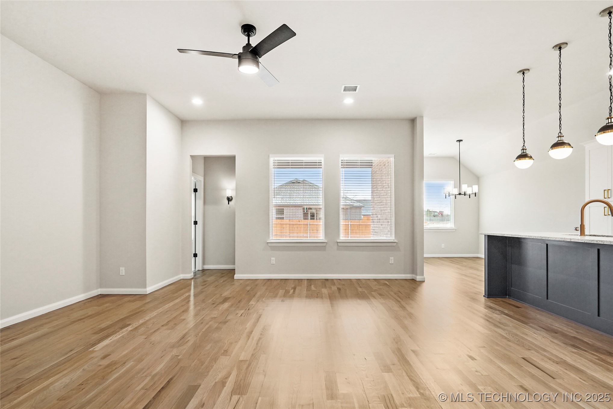 1307 N Chestnut Court Property Photo 4