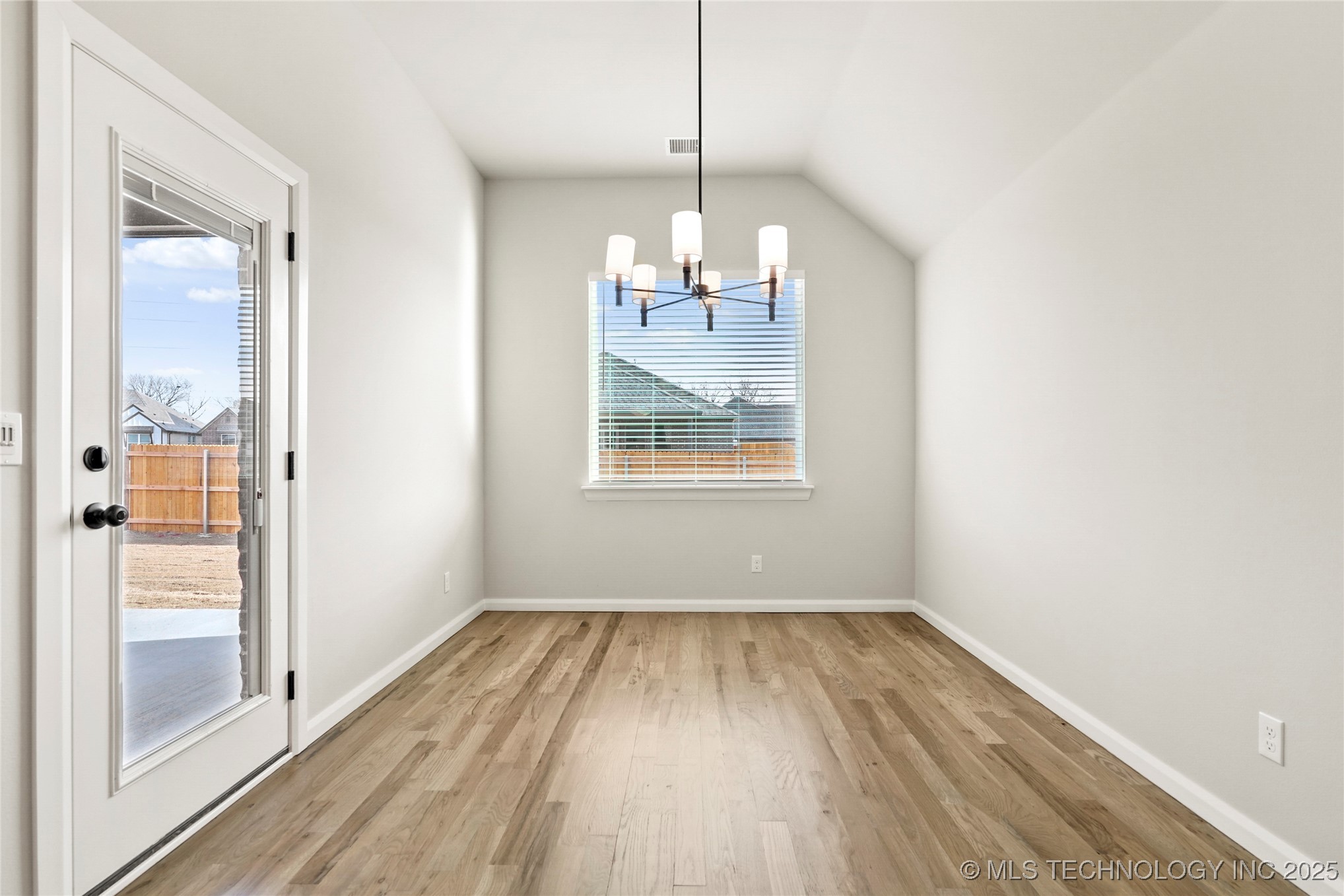 1307 N Chestnut Court Property Photo 12