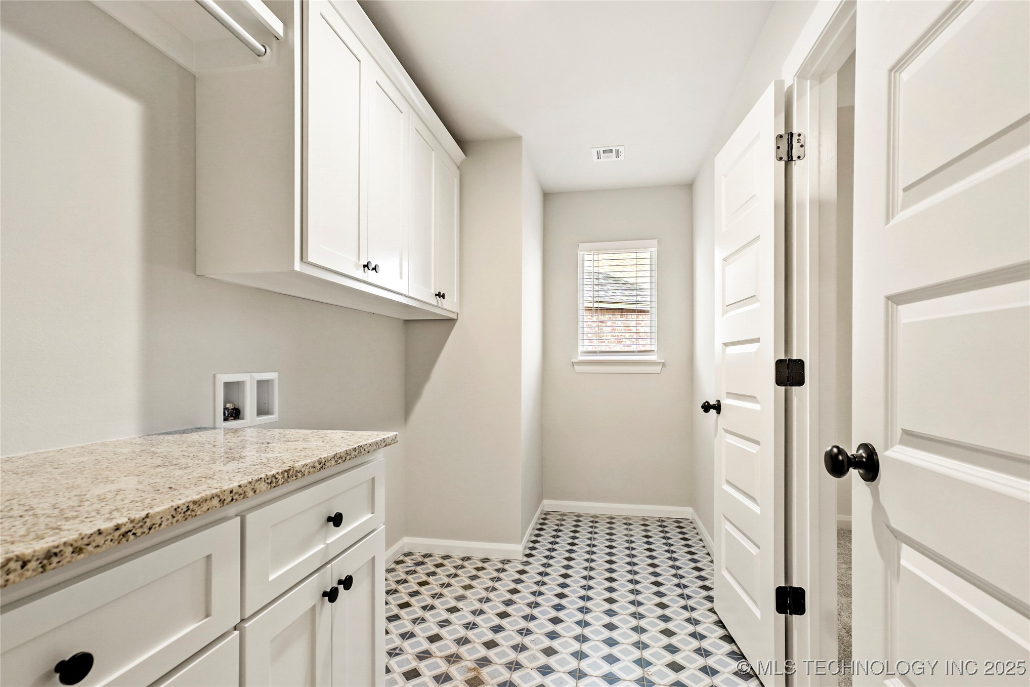 1307 N Chestnut Court Property Photo 19