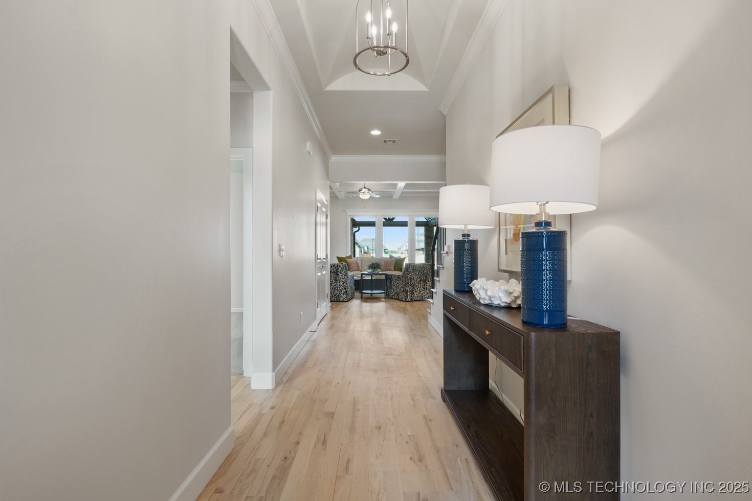 3904 S Dogwood Boulevard Property Photo 2