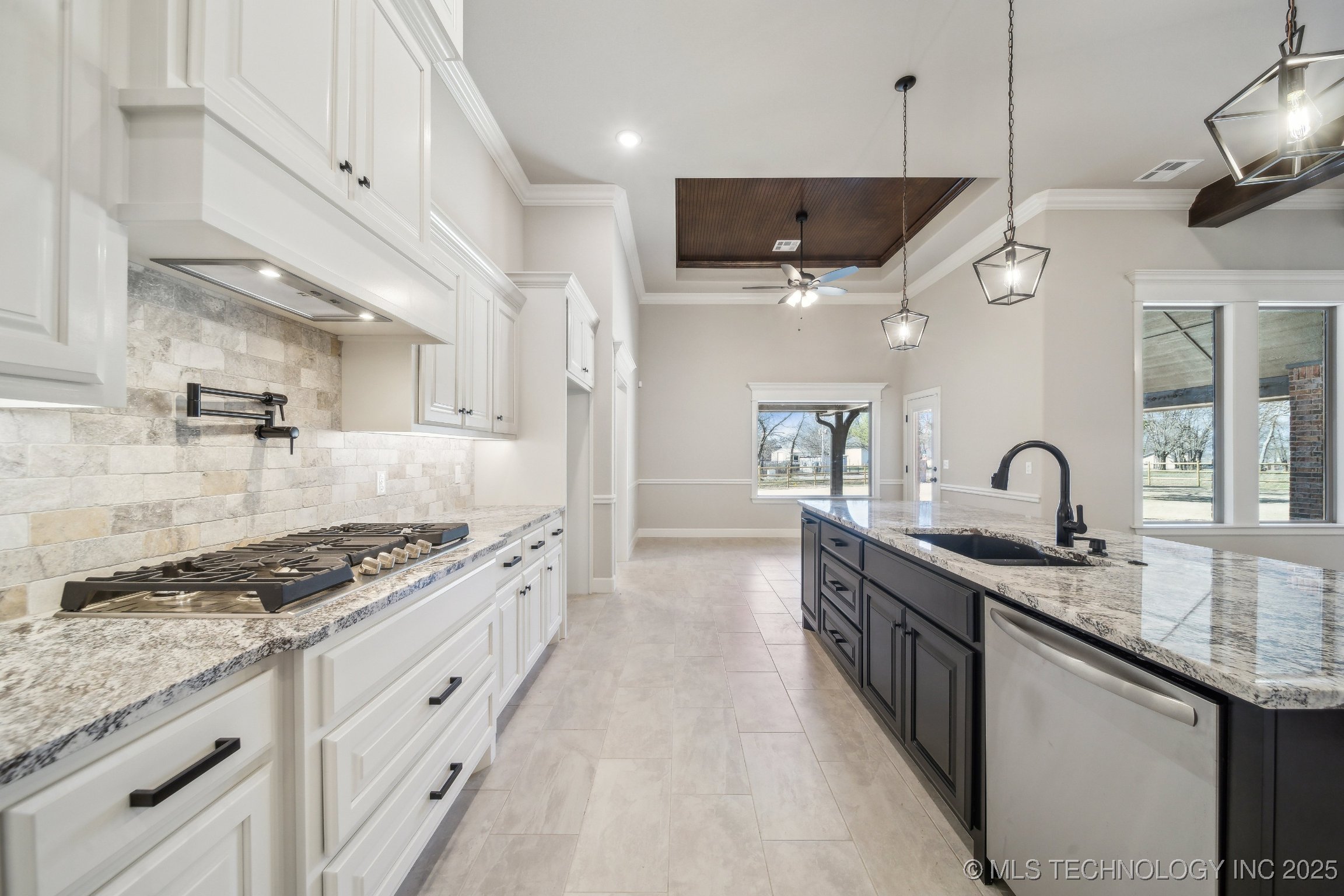 20936 S Addison Avenue Property Photo 13
