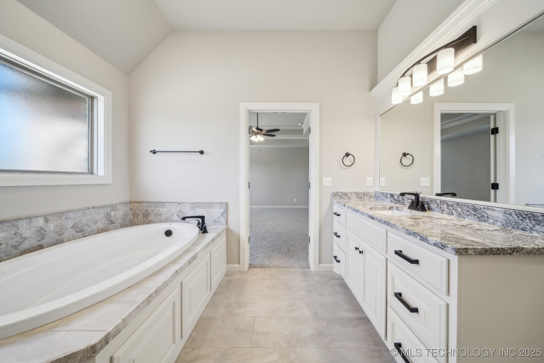 20936 S Addison Avenue Property Photo 19
