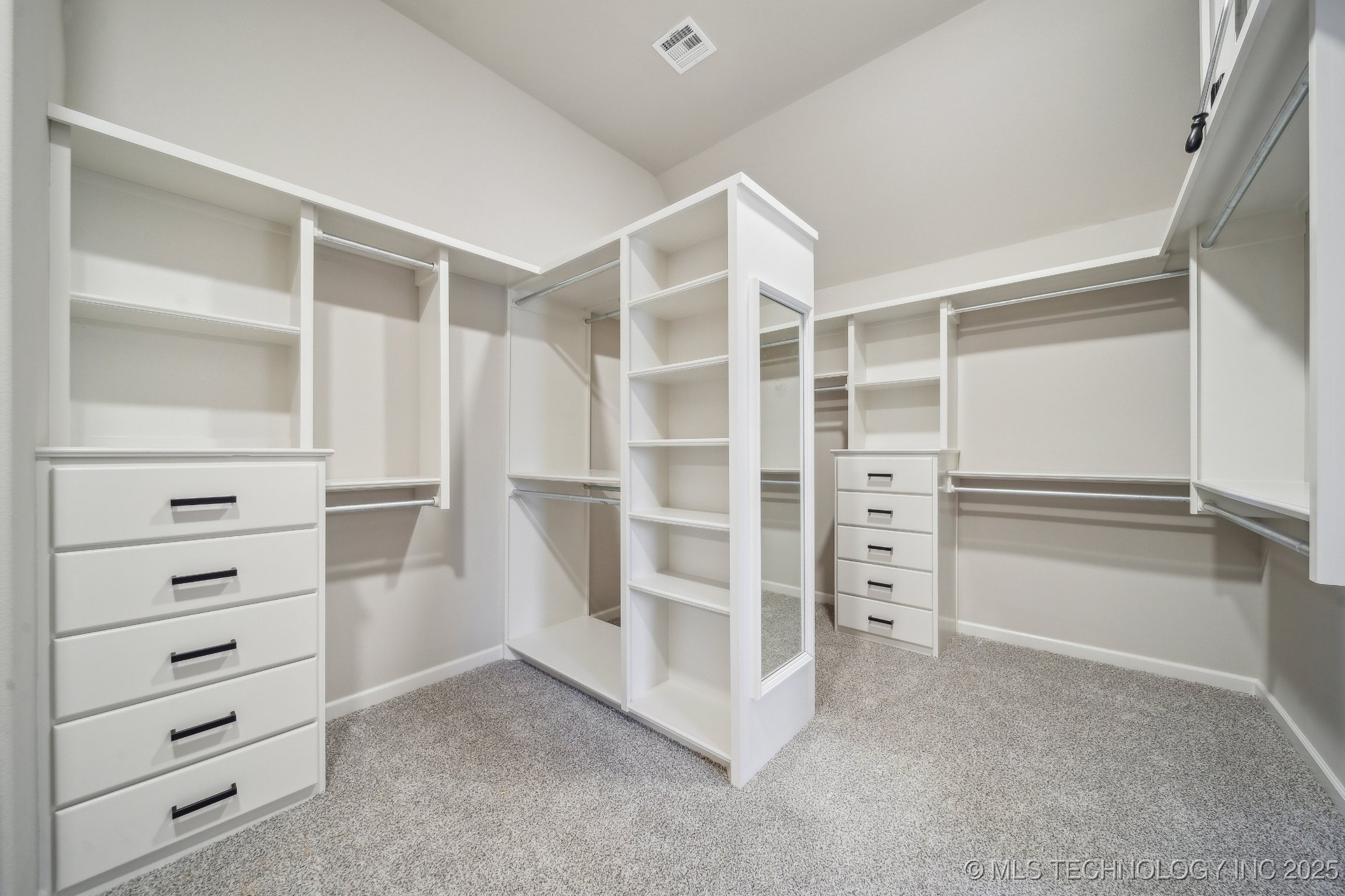 20936 S Addison Avenue Property Photo 21