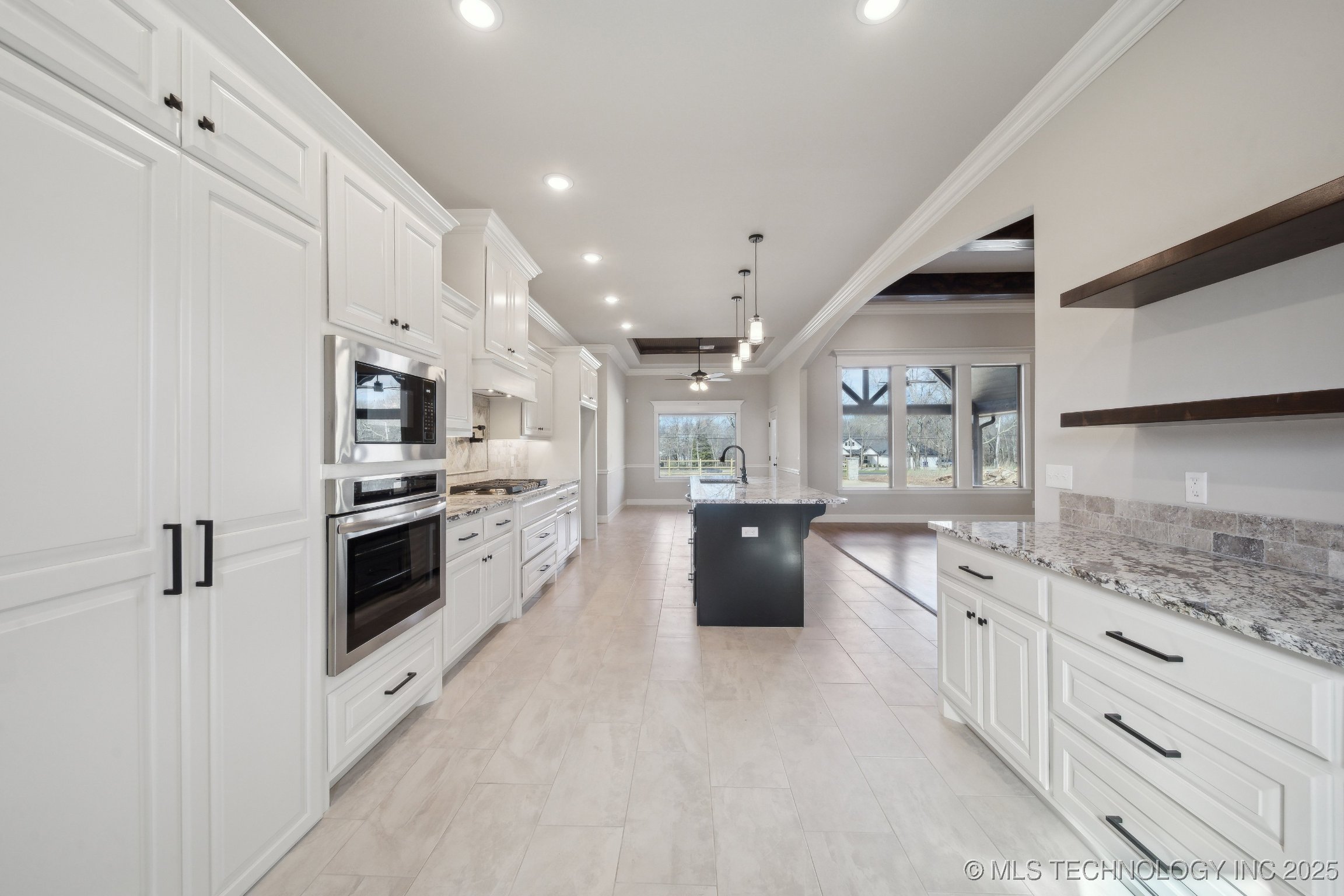 20928 S Addison Avenue Property Photo 15
