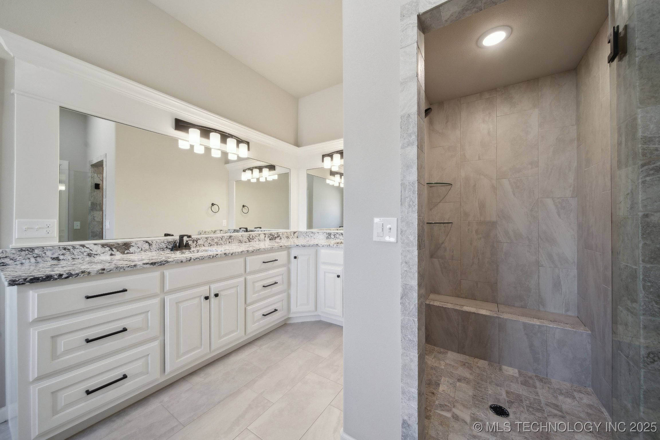 20928 S Addison Avenue Property Photo 19
