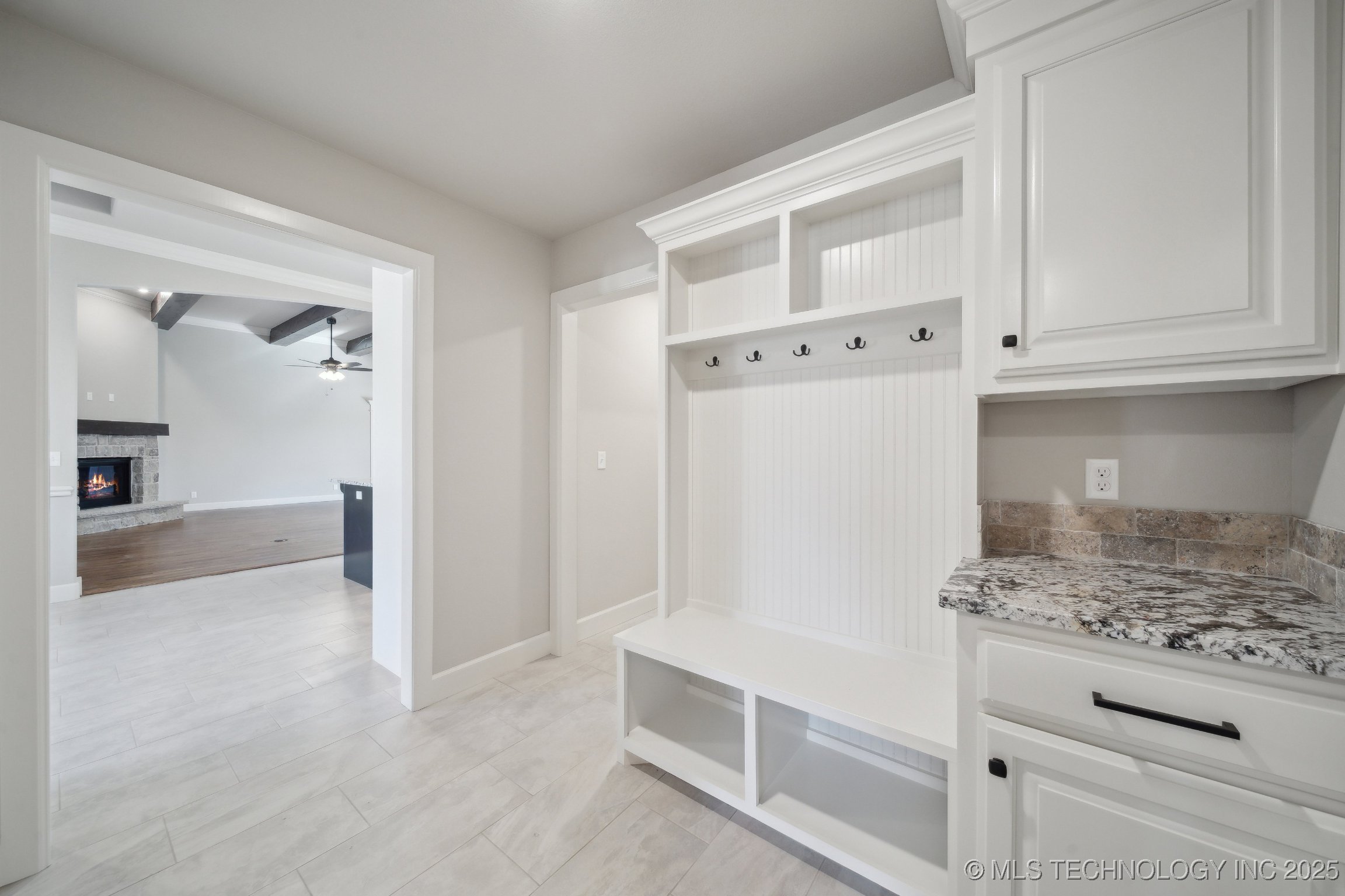 20928 S Addison Avenue Property Photo 28