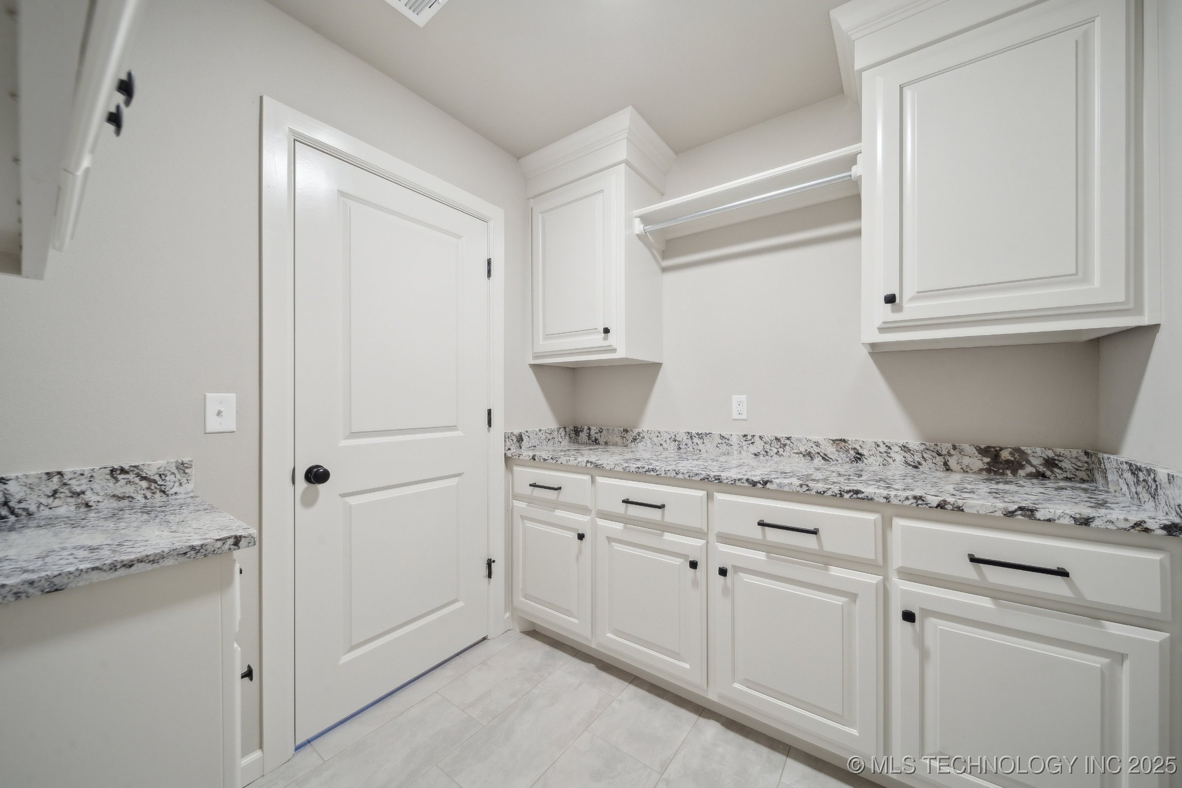 20928 S Addison Avenue Property Photo 31