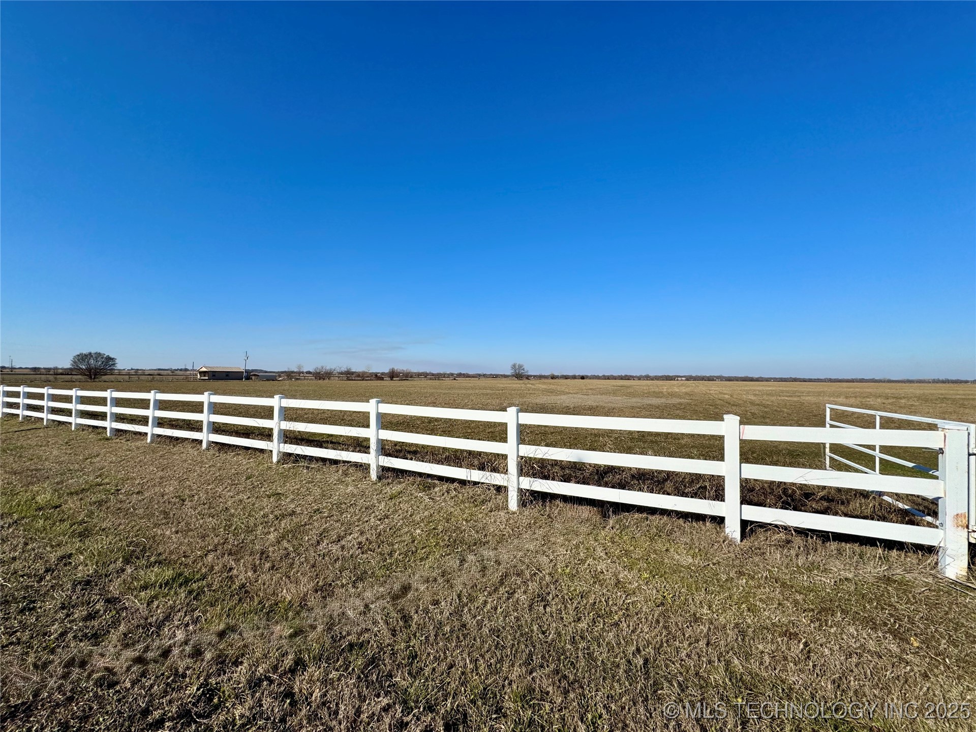 11 E 330 Road Property Photo 4