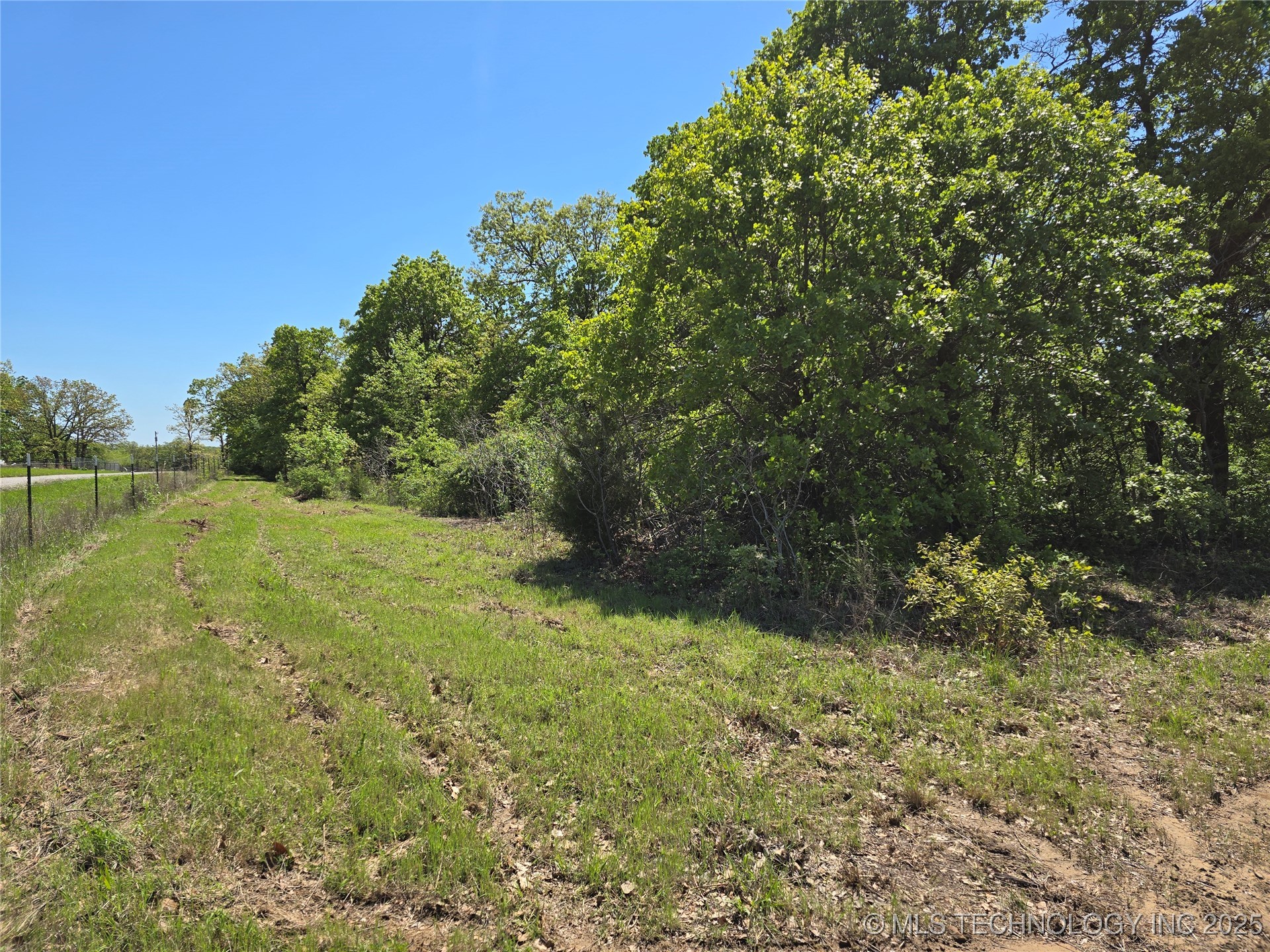9562 S Pine Hill Road Property Photo