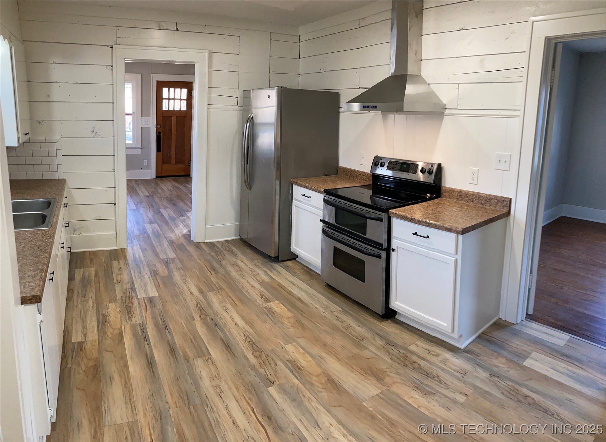 330 S 9th Street Property Photo 7