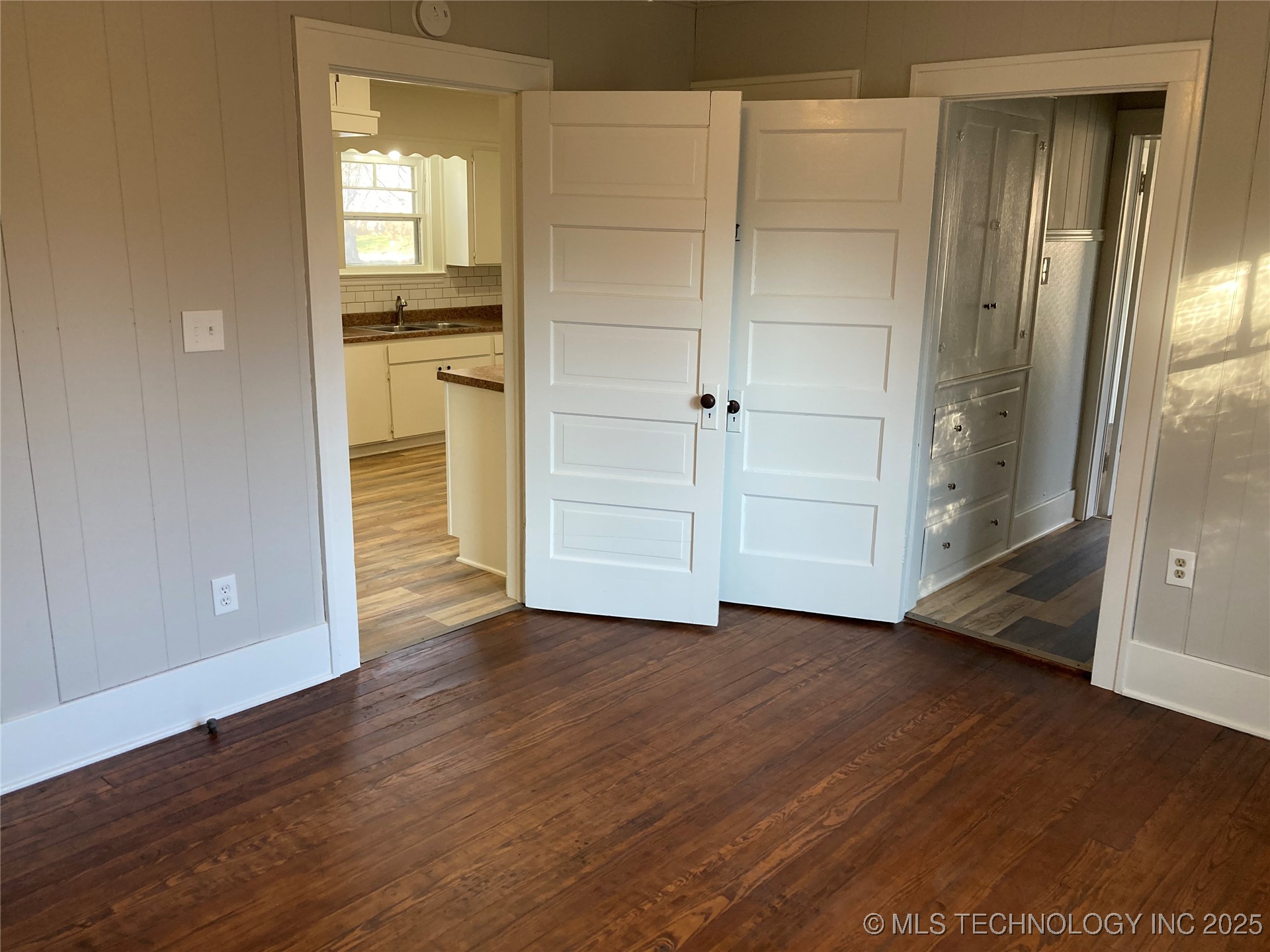 330 S 9th Street Property Photo 11