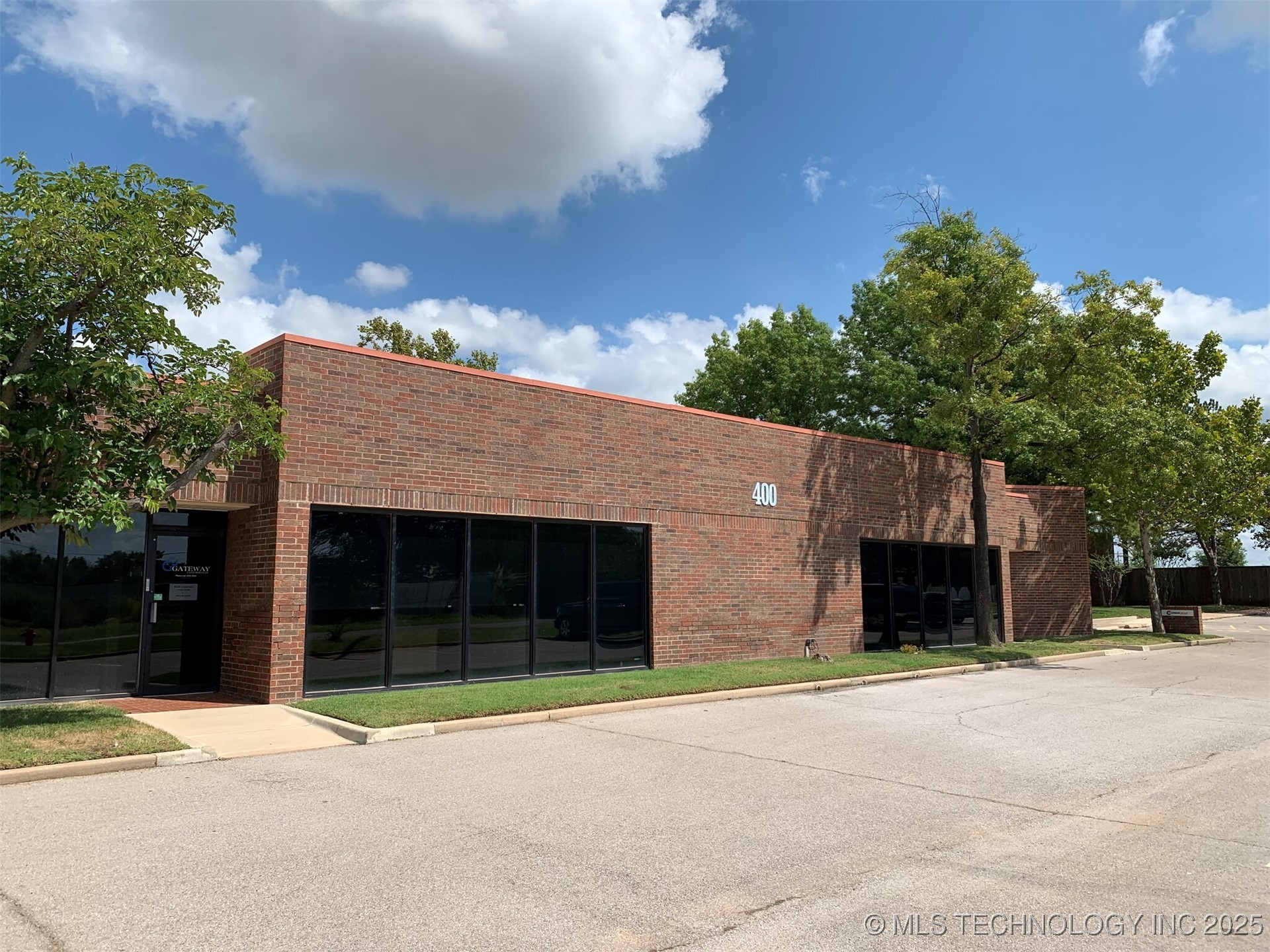 7100 N Classen Boulevard 400 Property Photo