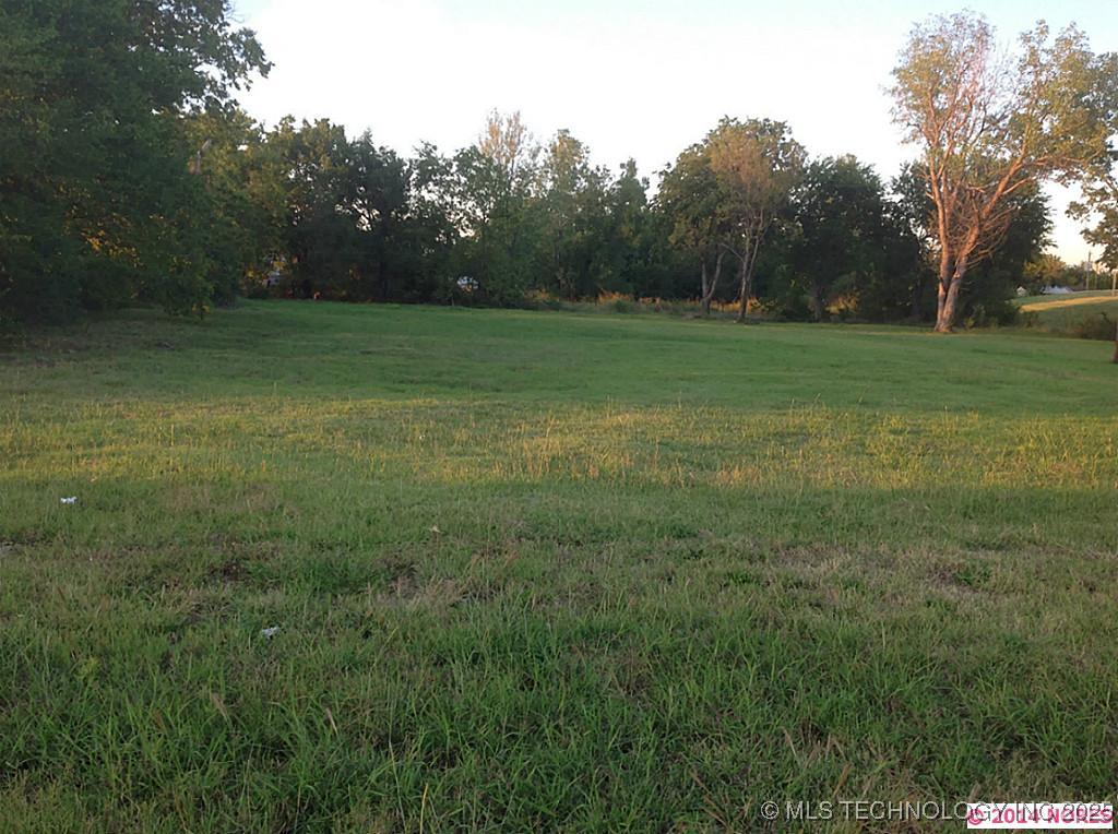 2425 E Apache Street Property Photo 1