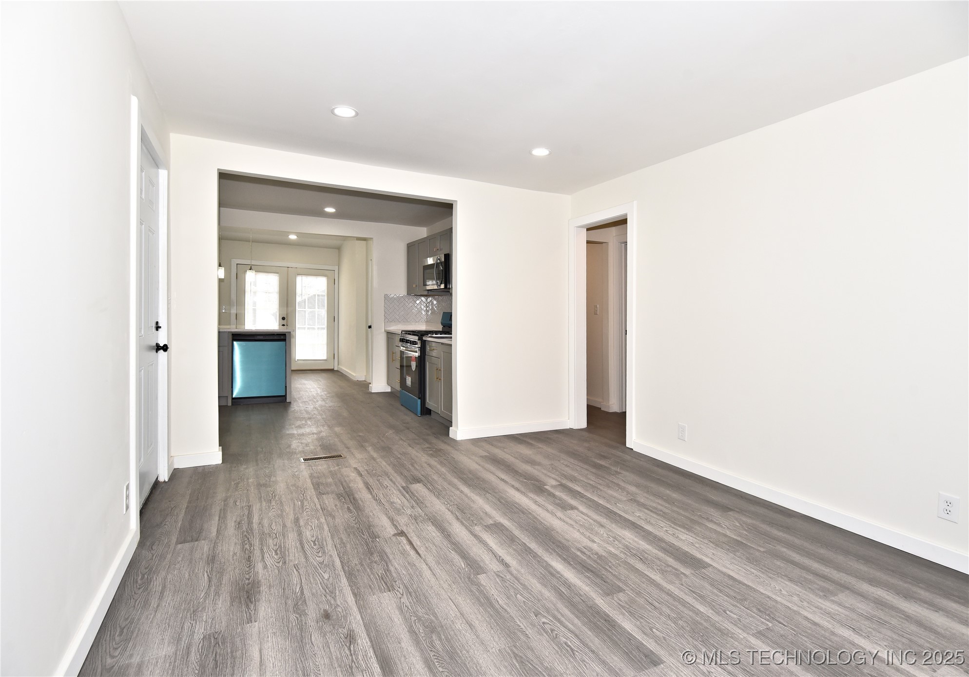 713 Maplewood Avenue Property Photo 4