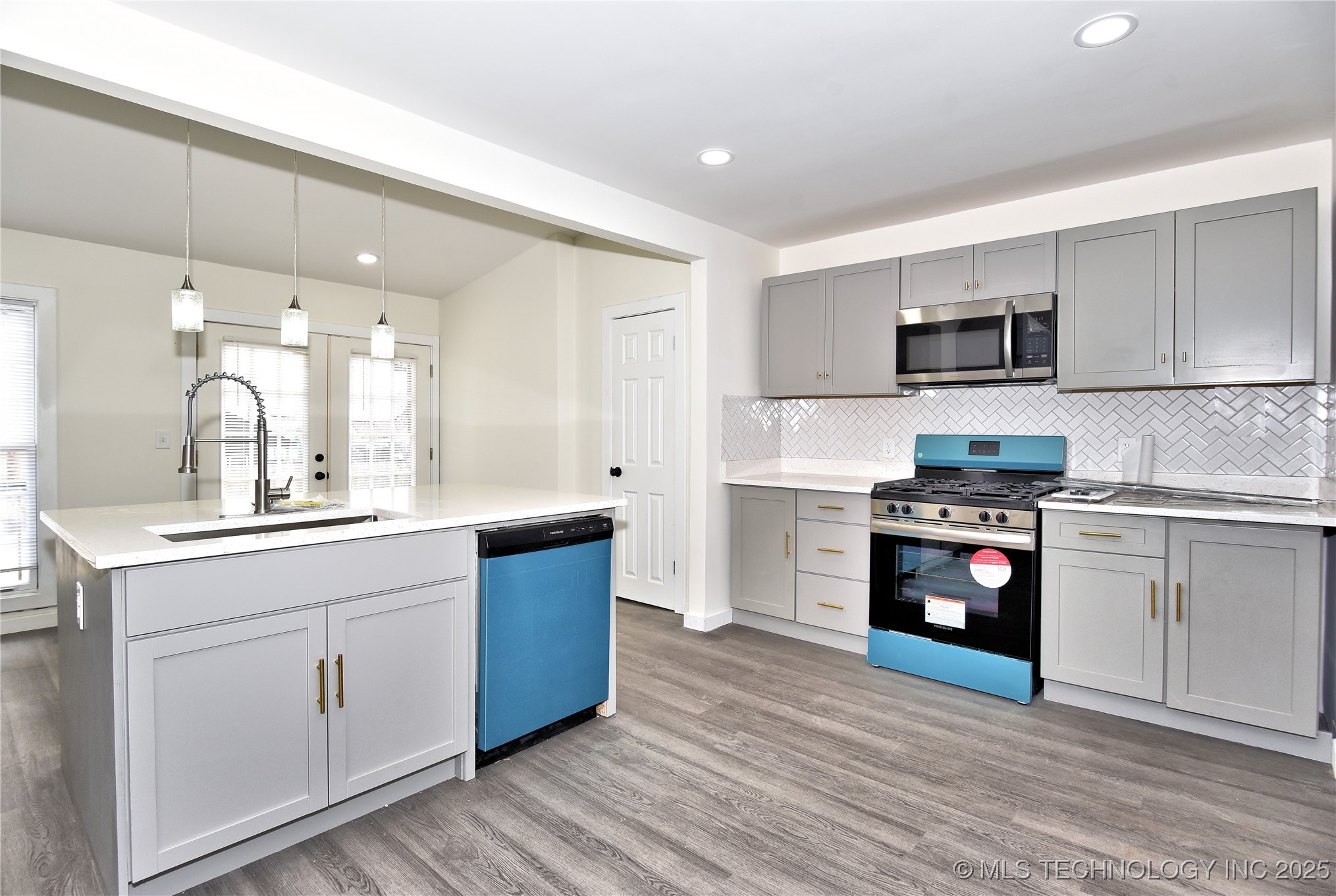 713 Maplewood Avenue Property Photo 6