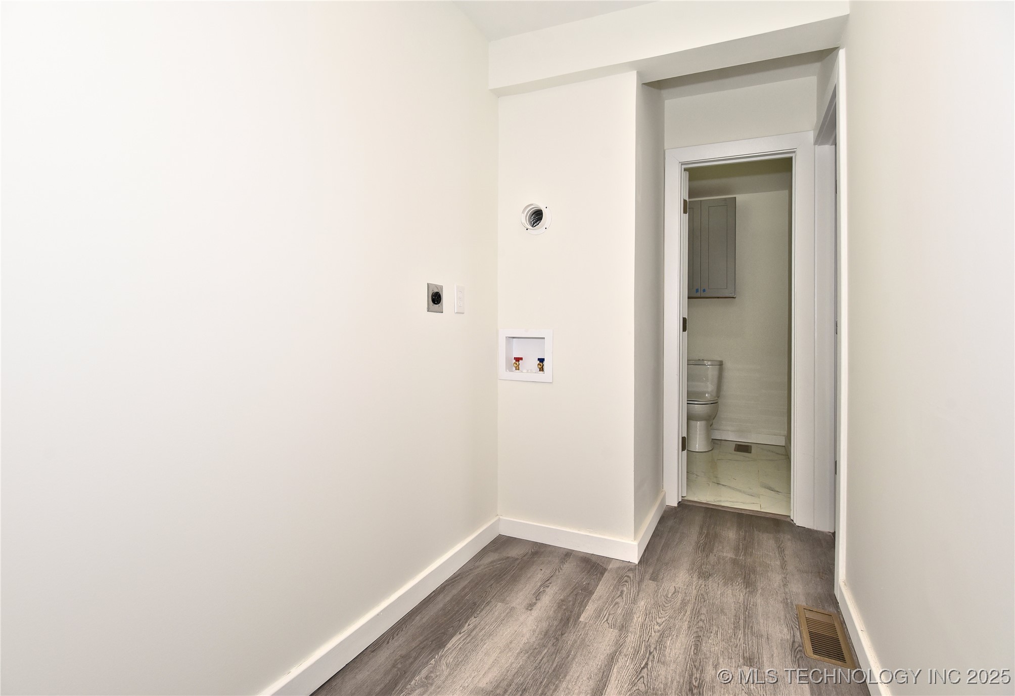 713 Maplewood Avenue Property Photo 12