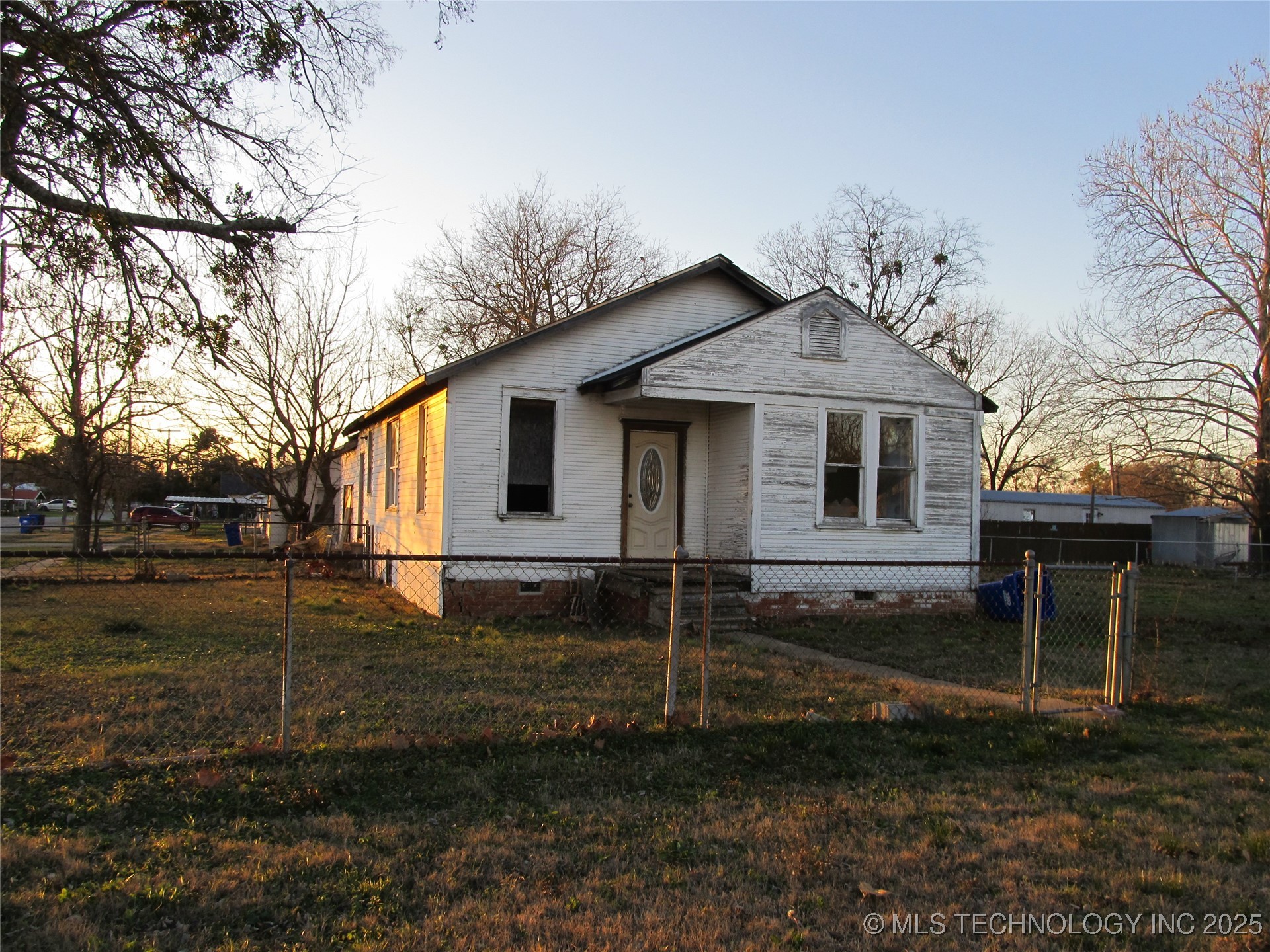 203 N Walker Street Property Photo 2