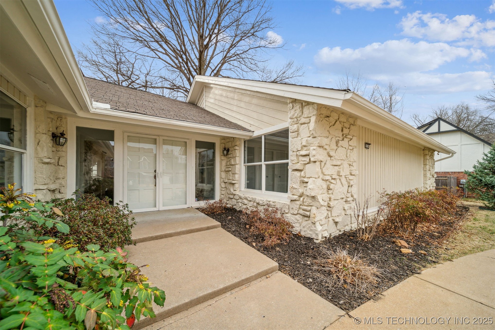 8934 S 67th East Avenue Property Photo 4