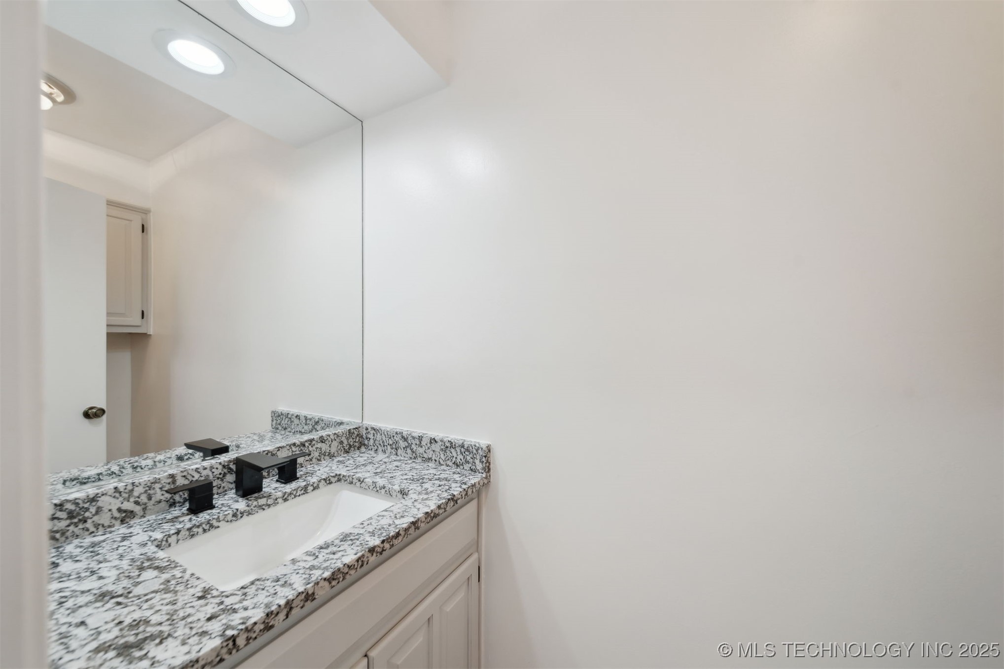 8934 S 67th East Avenue Property Photo 18