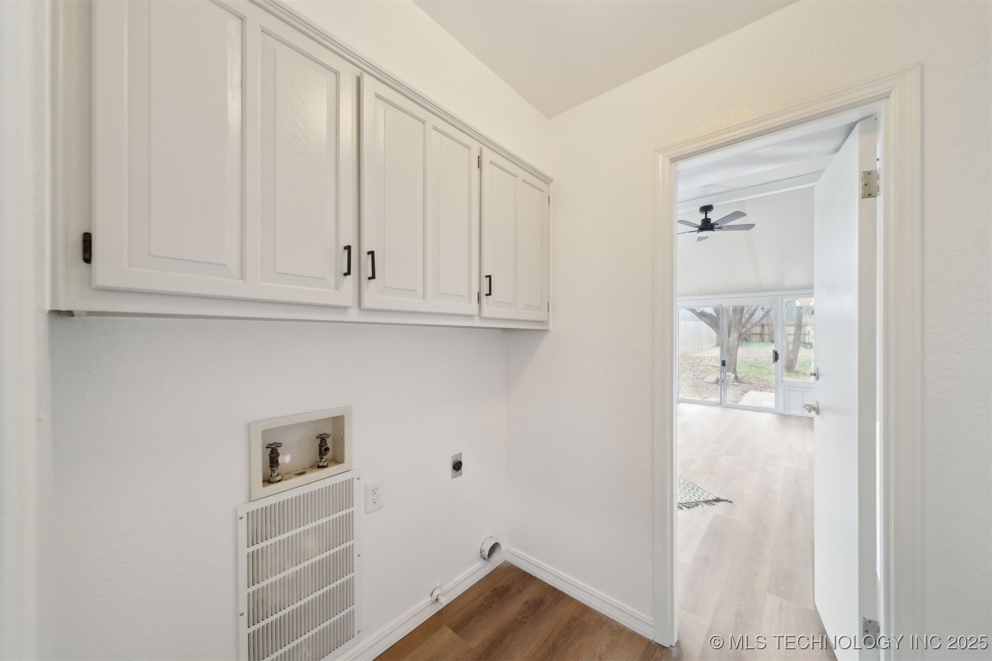 8934 S 67th East Avenue Property Photo 19