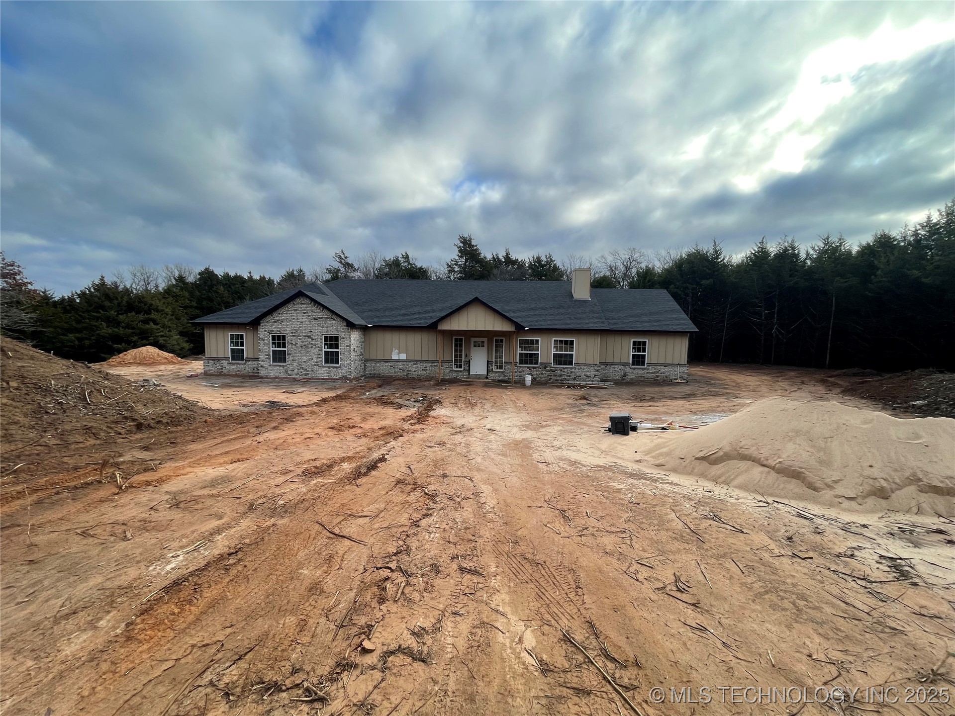 2403 S Mckenzie Drive Property Photo