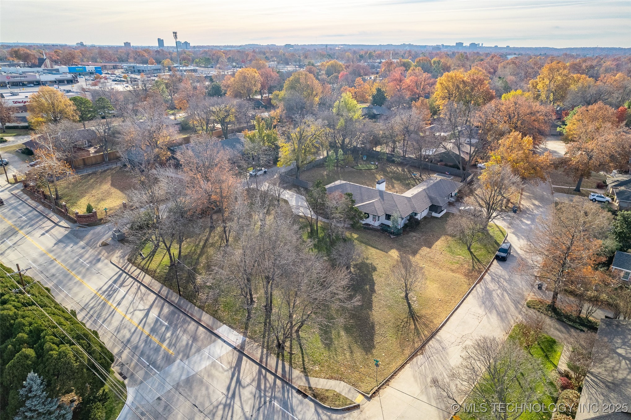3106 S Gary Court E Property Photo