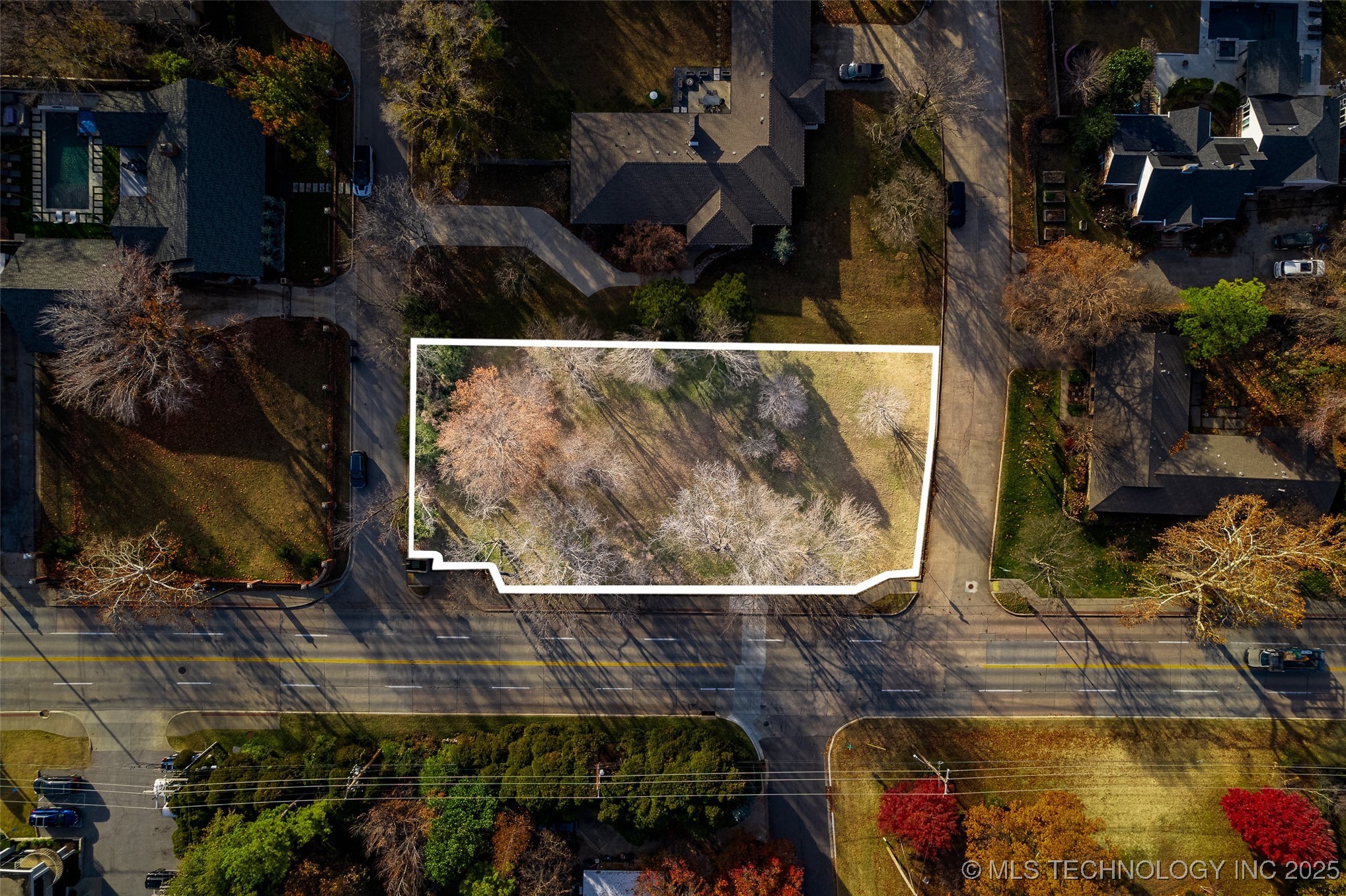 3106 S Gary Court E Property Photo 2