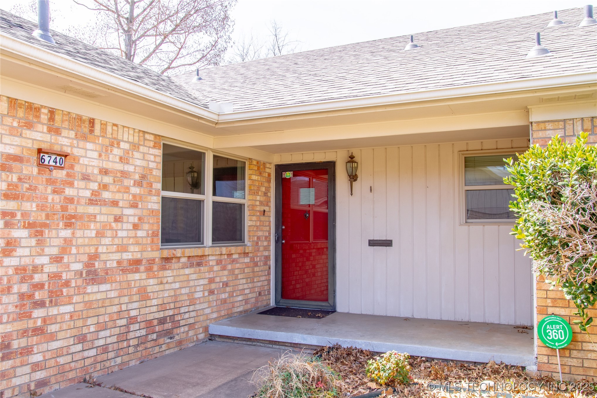 6740 E 51st Place Property Photo 3