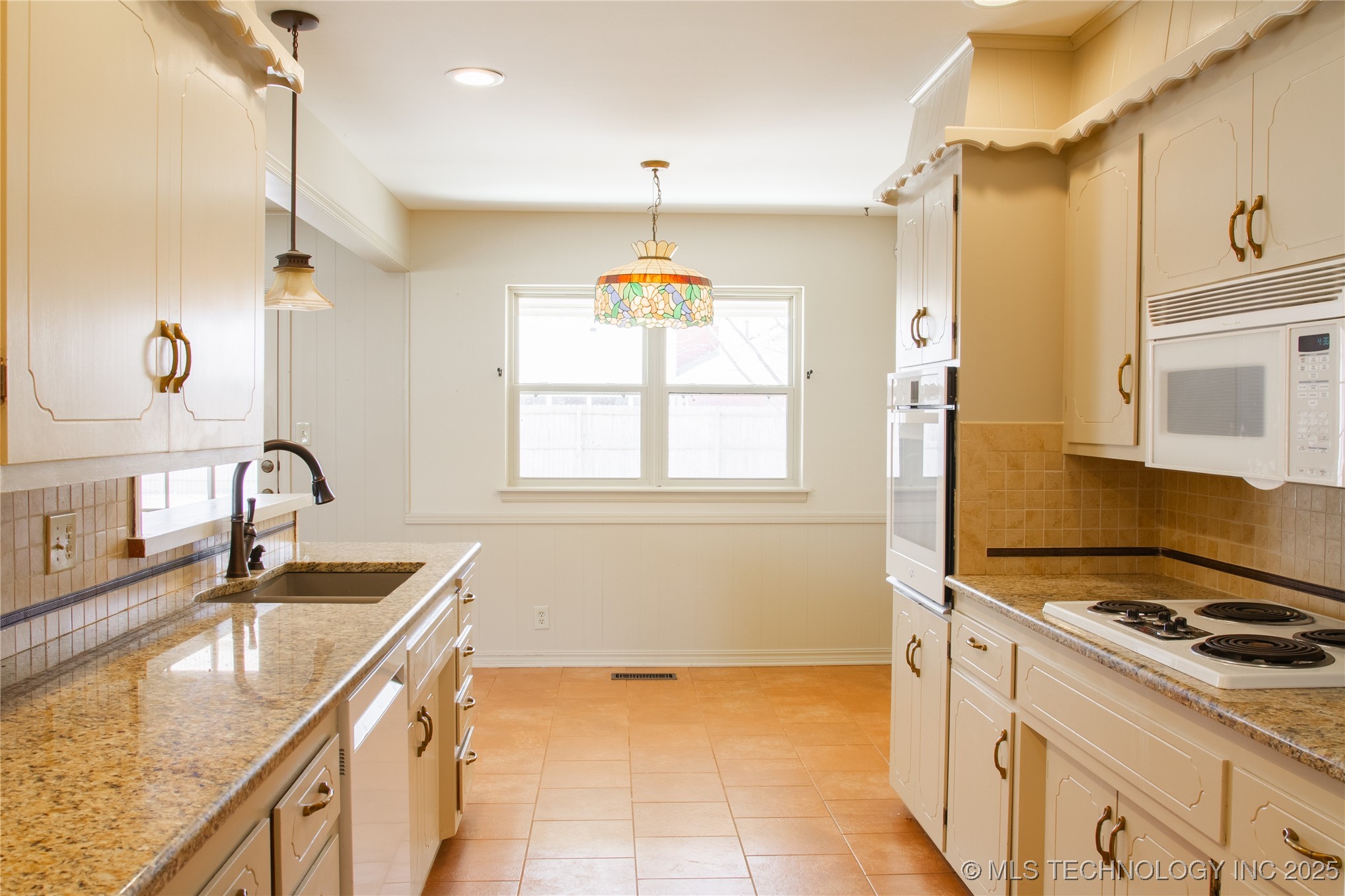 6740 E 51st Place Property Photo 10