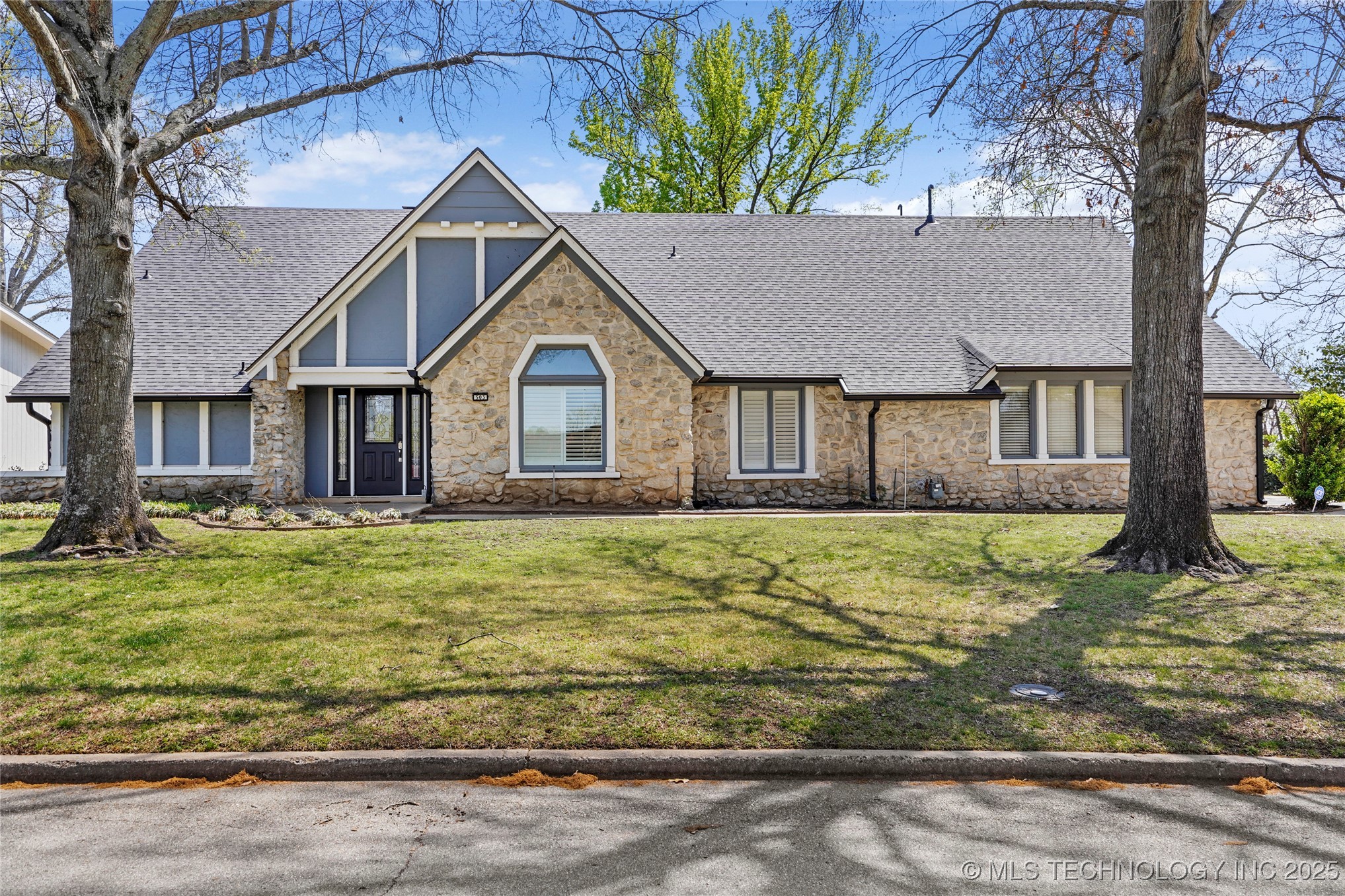 503 Fairway Drive Property Photo 1