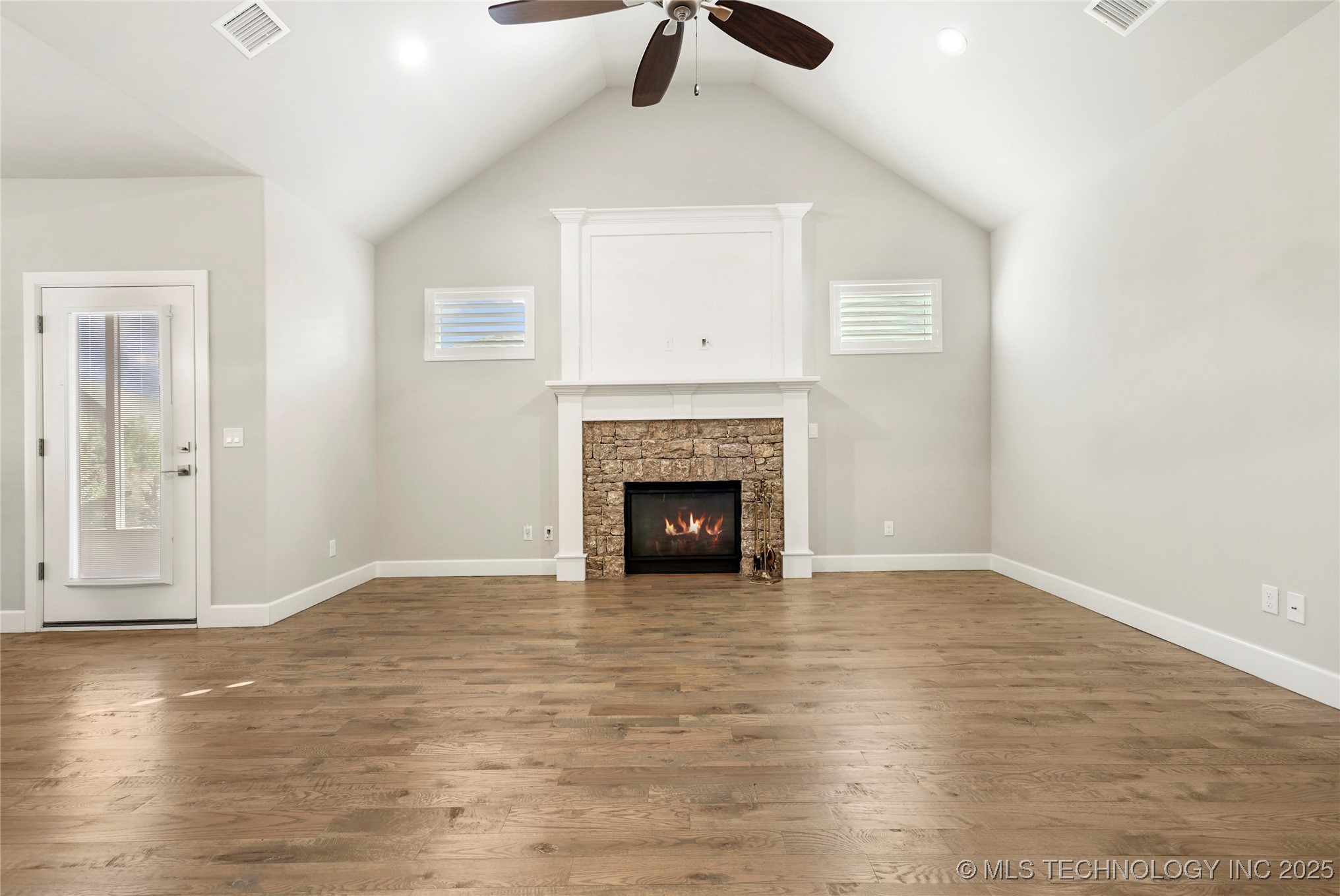 1109 W 84th Place S Property Photo 6